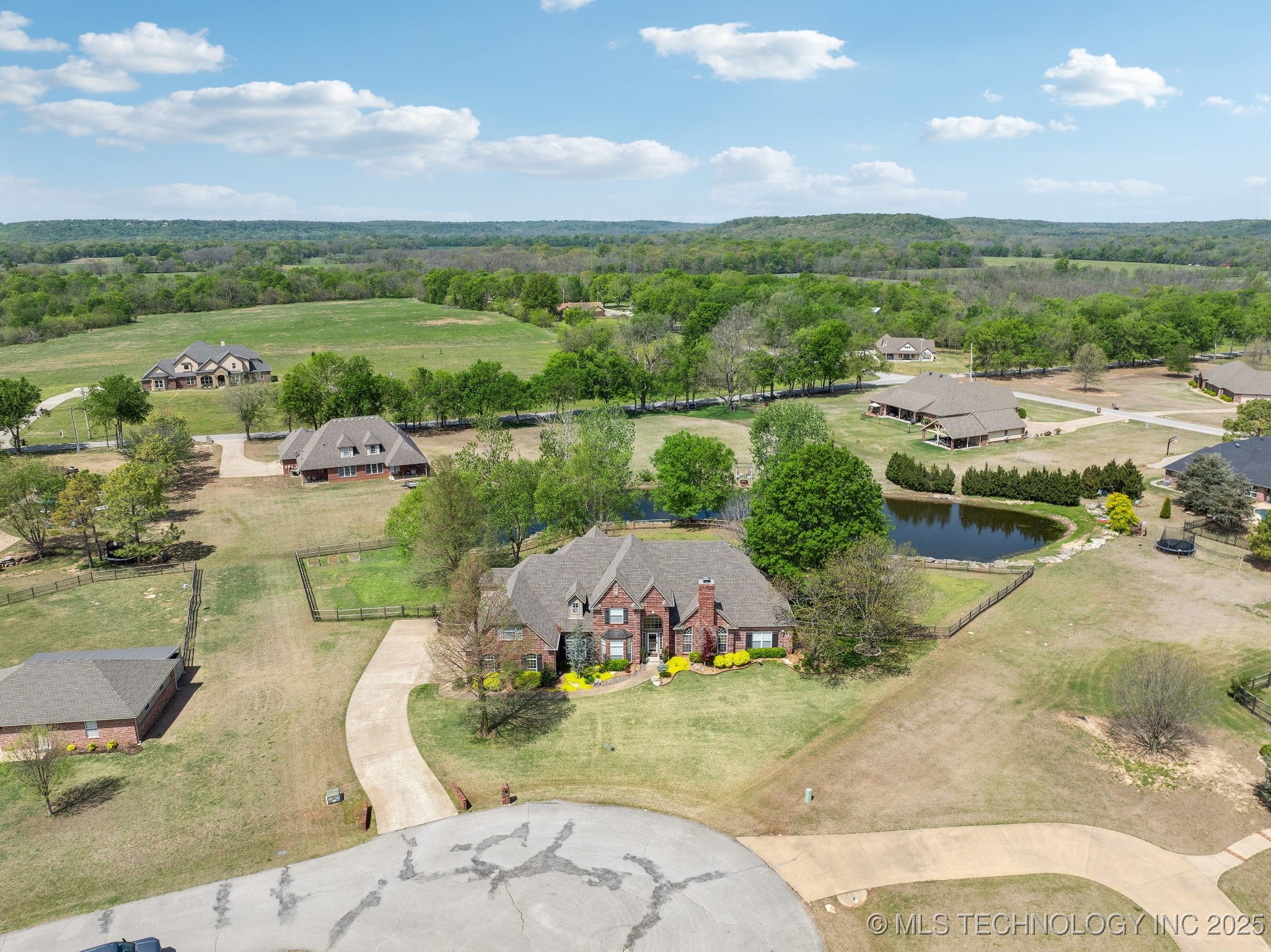24120 S Meadowview Court Property Photo 3