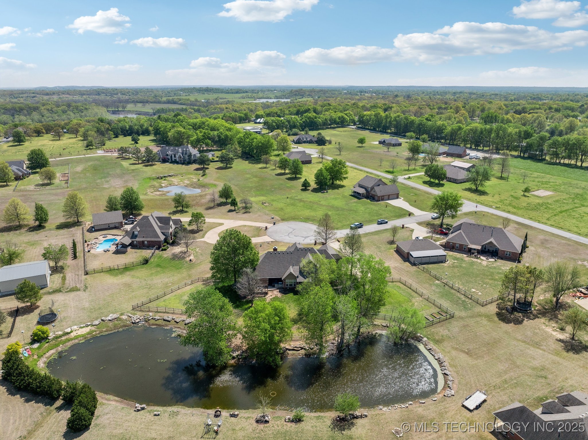 24120 S Meadowview Court Property Photo 4