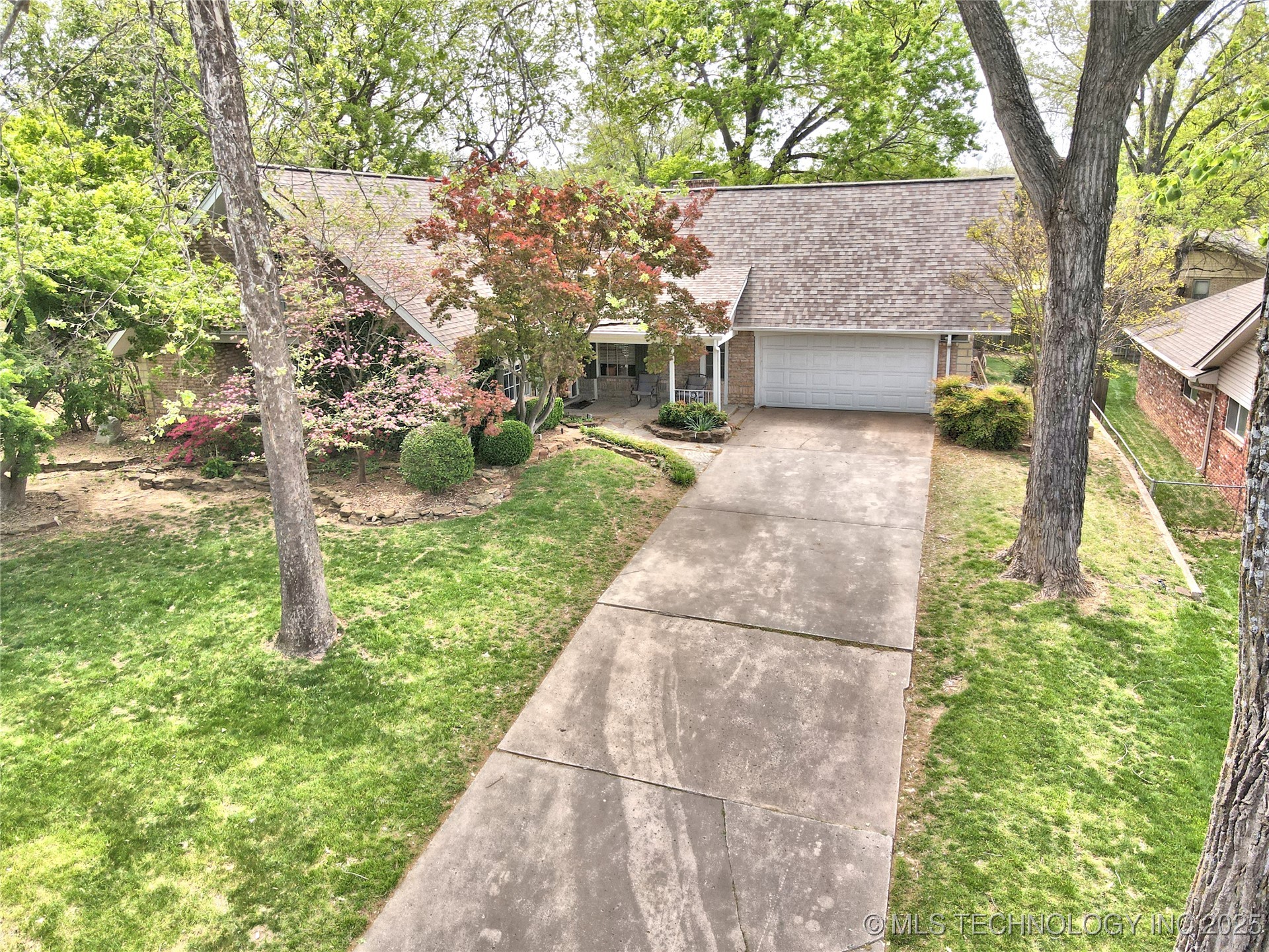 3638 E 69th Place Property Photo 3