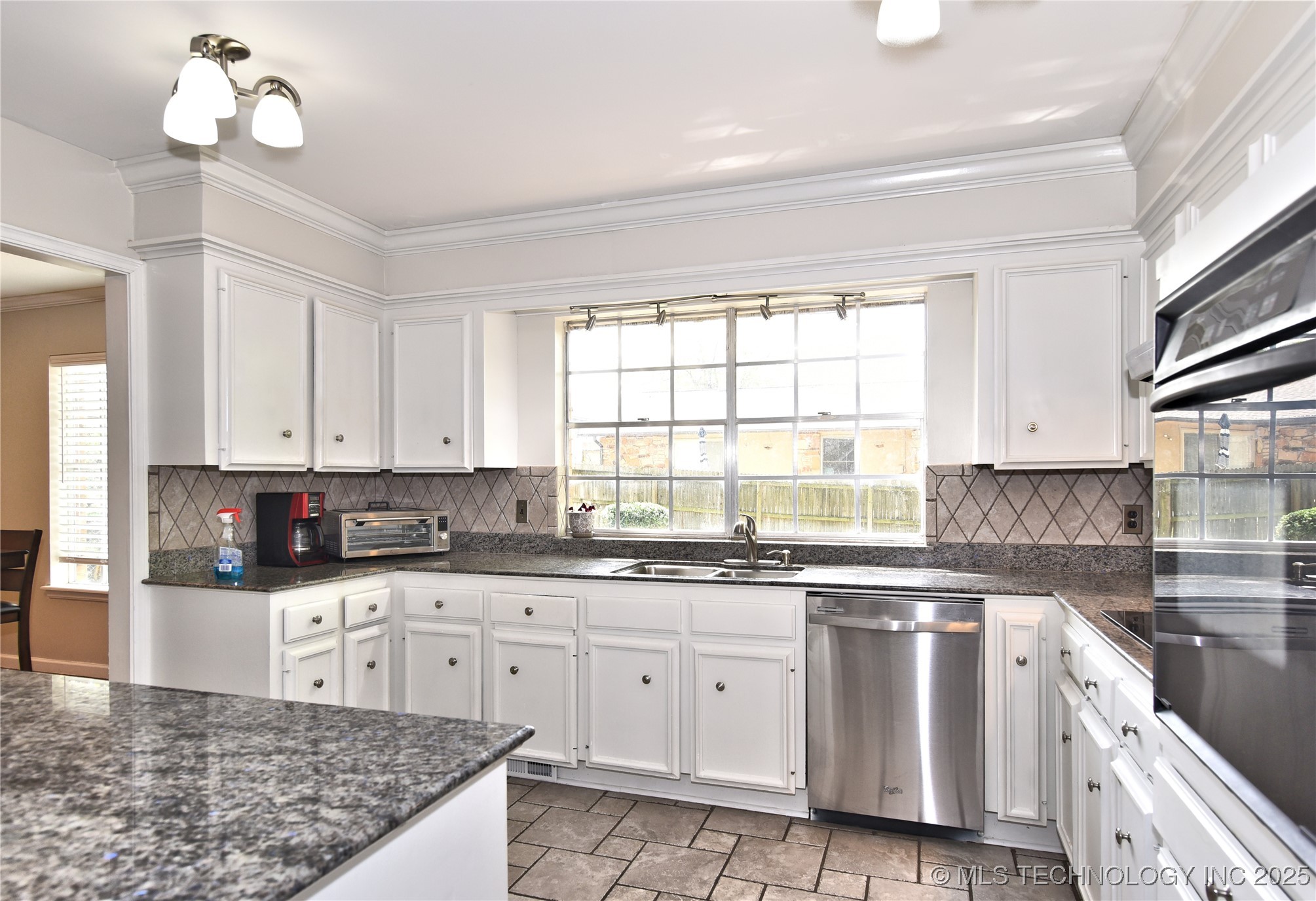 3638 E 69th Place Property Photo 11