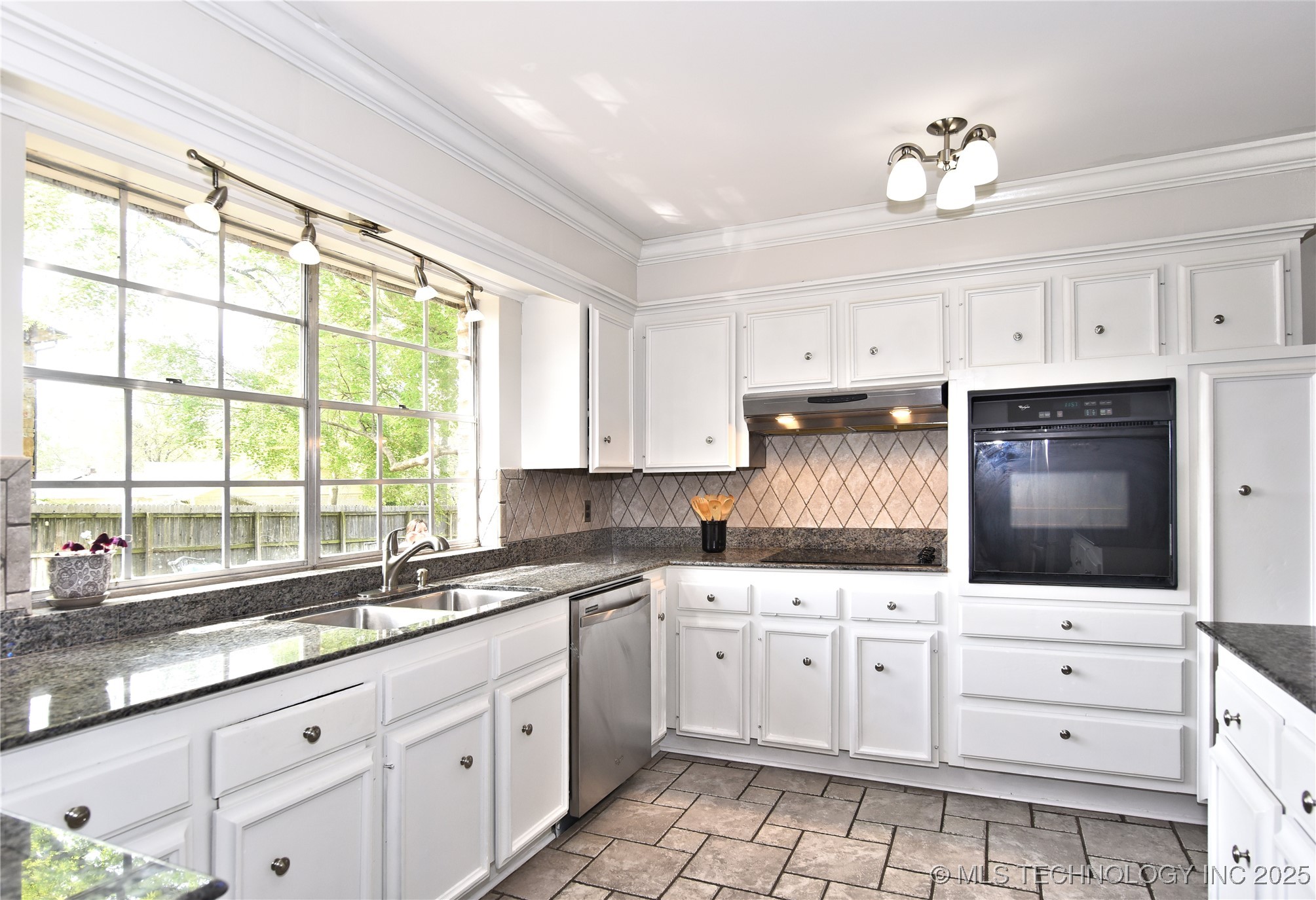 3638 E 69th Place Property Photo 12