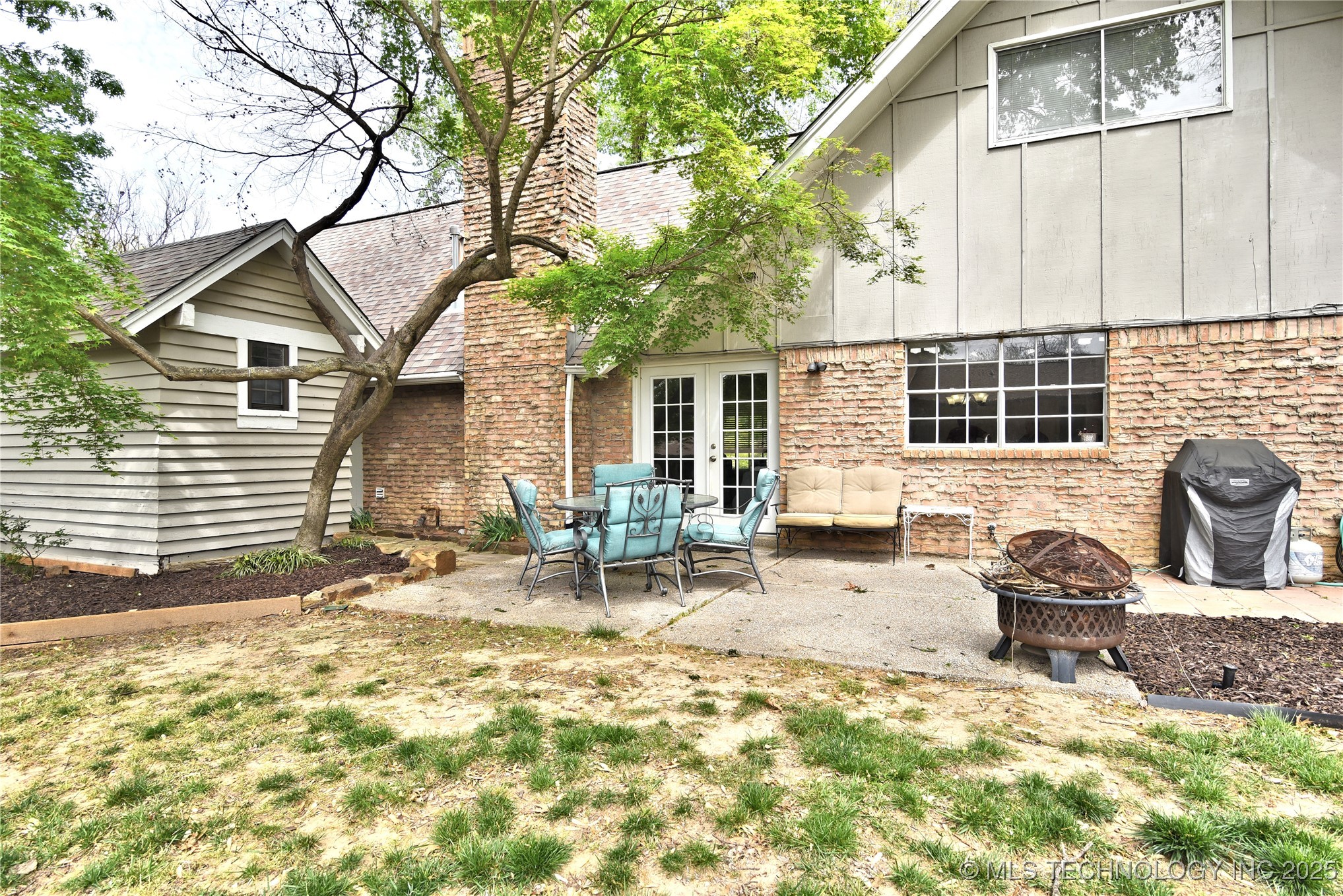 3638 E 69th Place Property Photo 33