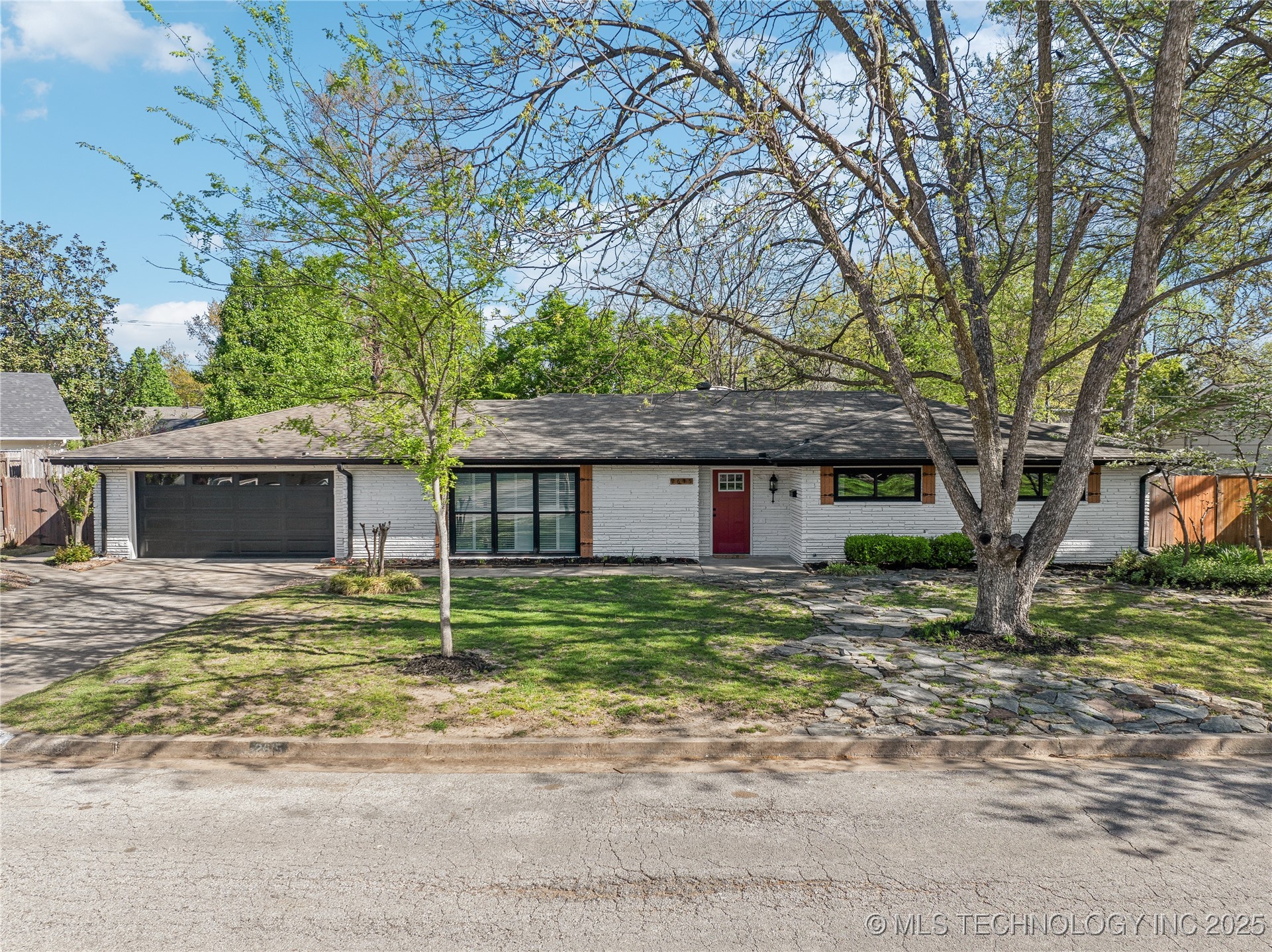 2615 E 59th Street Property Photo 1