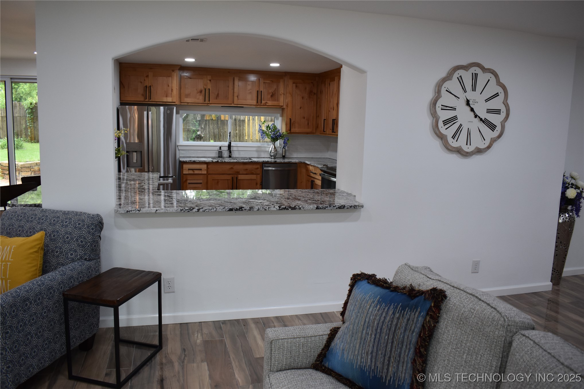2615 E 59th Street Property Photo 14