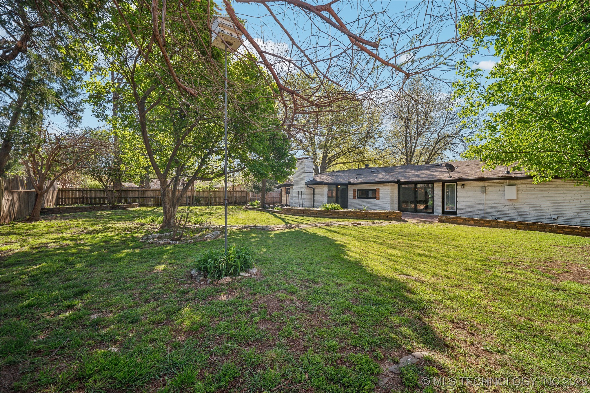 2615 E 59th Street Property Photo 47