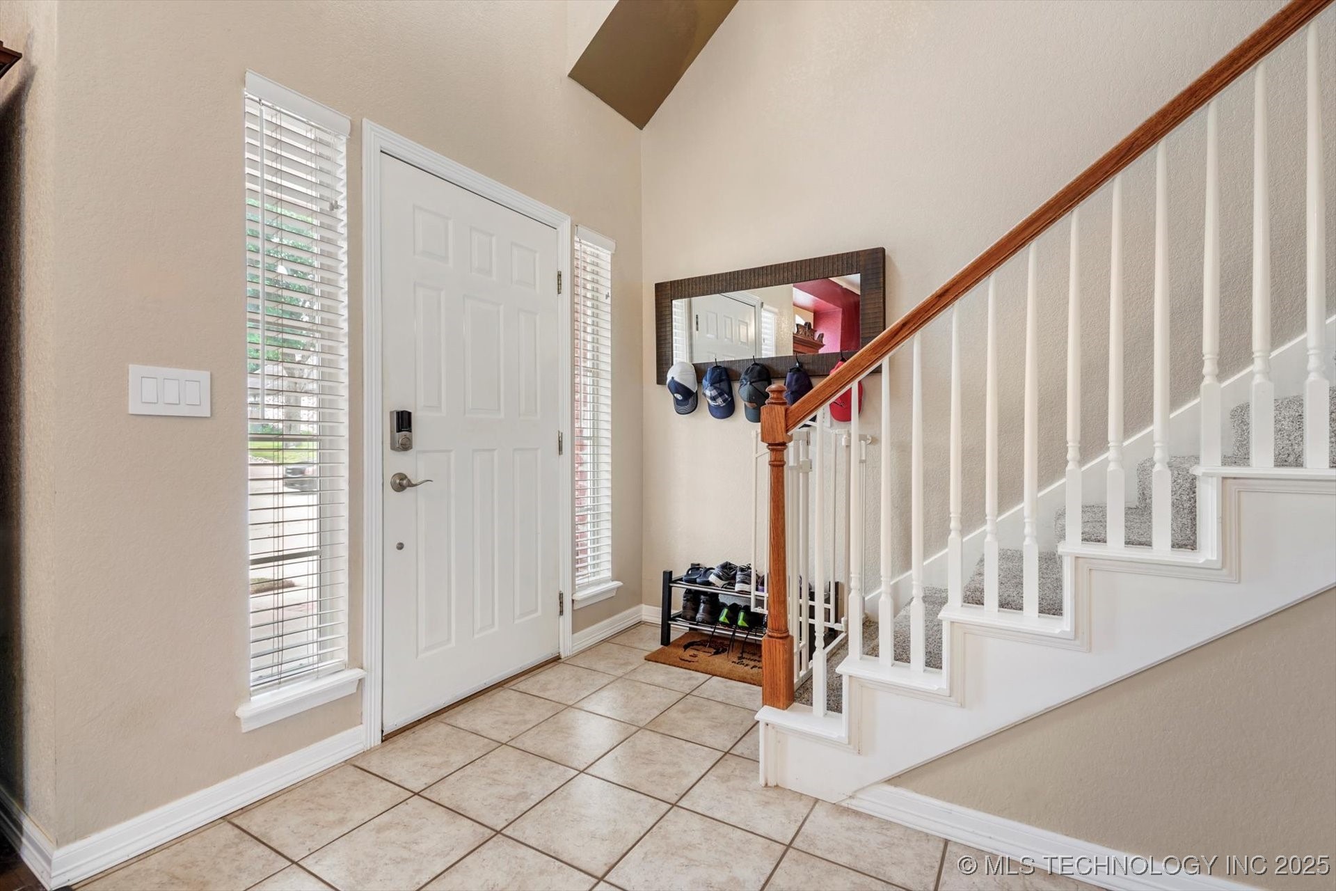 2412 S Tamarack Avenue Property Photo 6