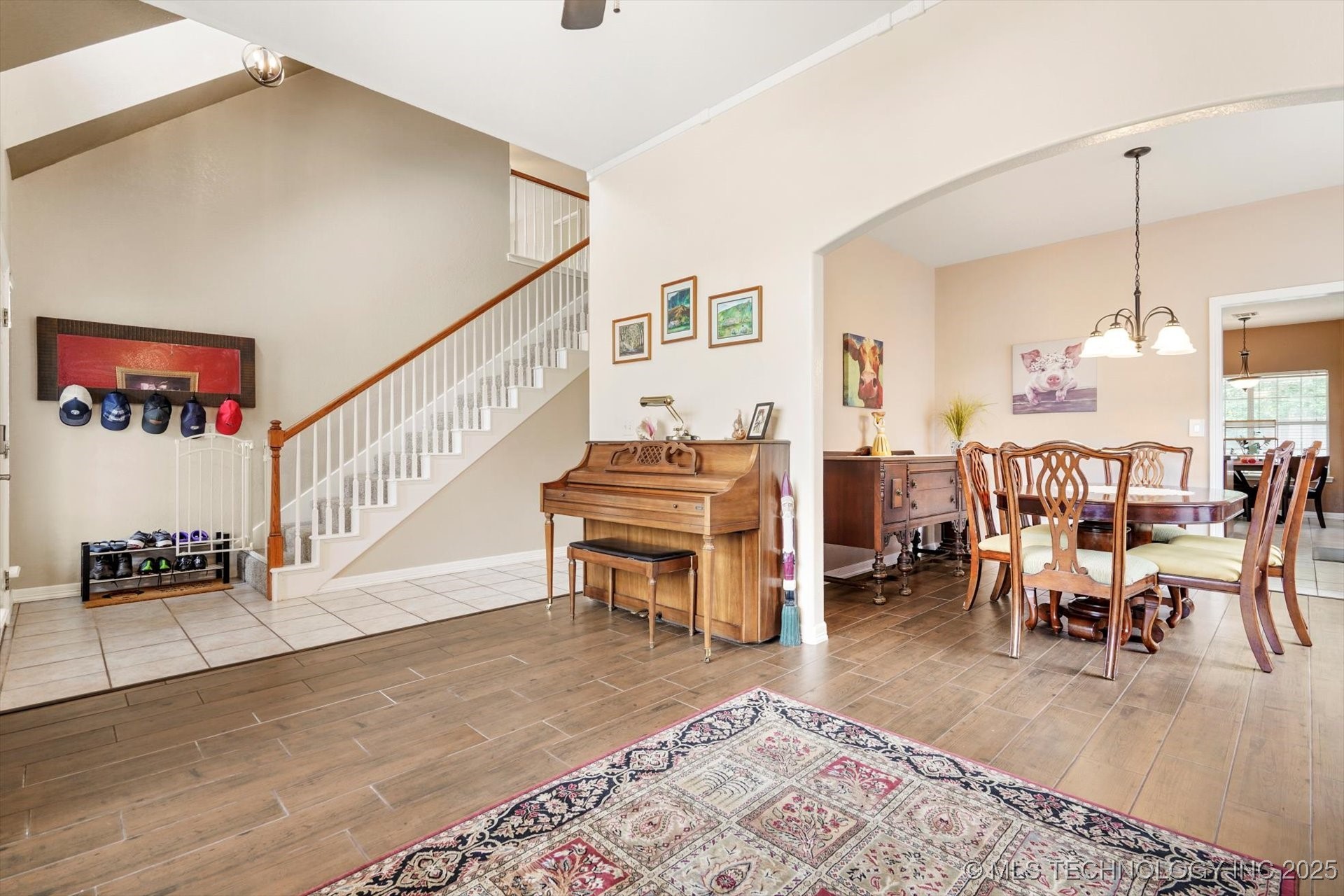 2412 S Tamarack Avenue Property Photo 9
