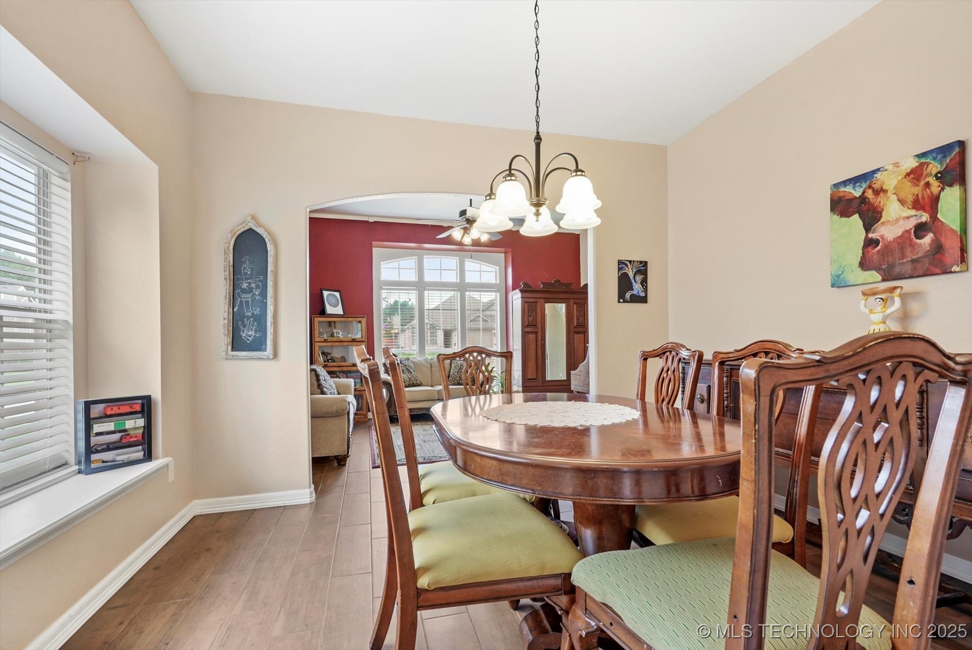 2412 S Tamarack Avenue Property Photo 11