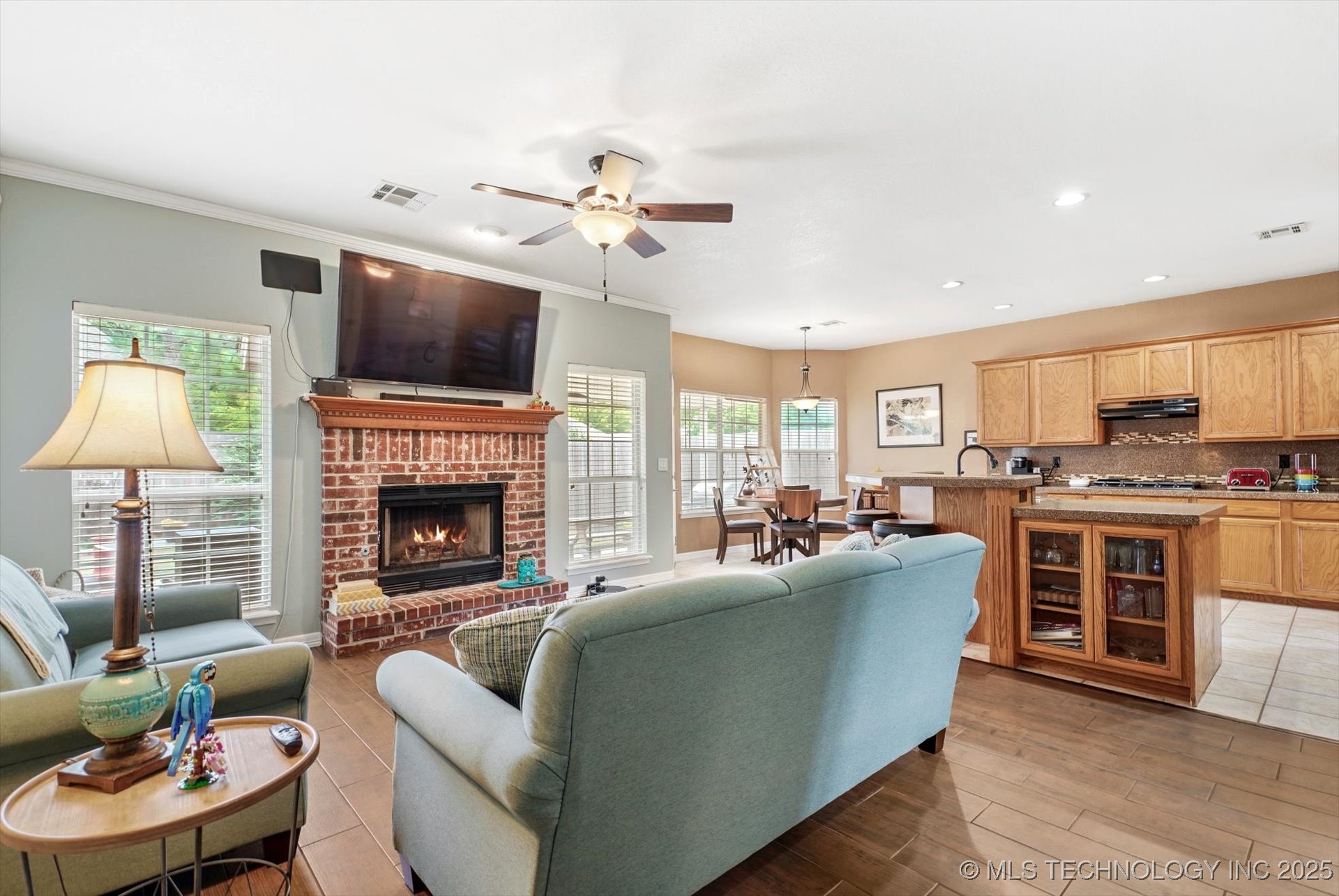 2412 S Tamarack Avenue Property Photo 14