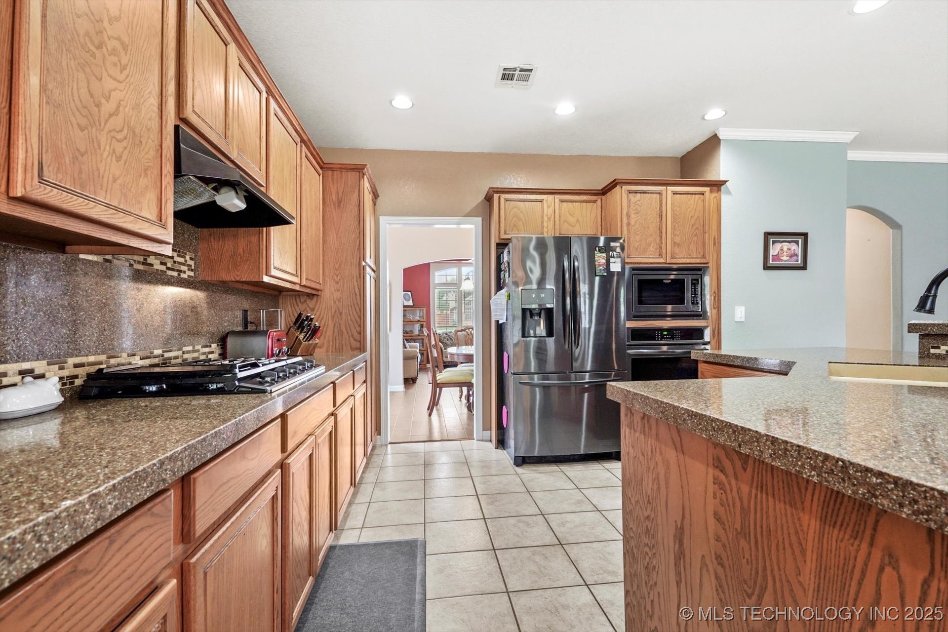 2412 S Tamarack Avenue Property Photo 21