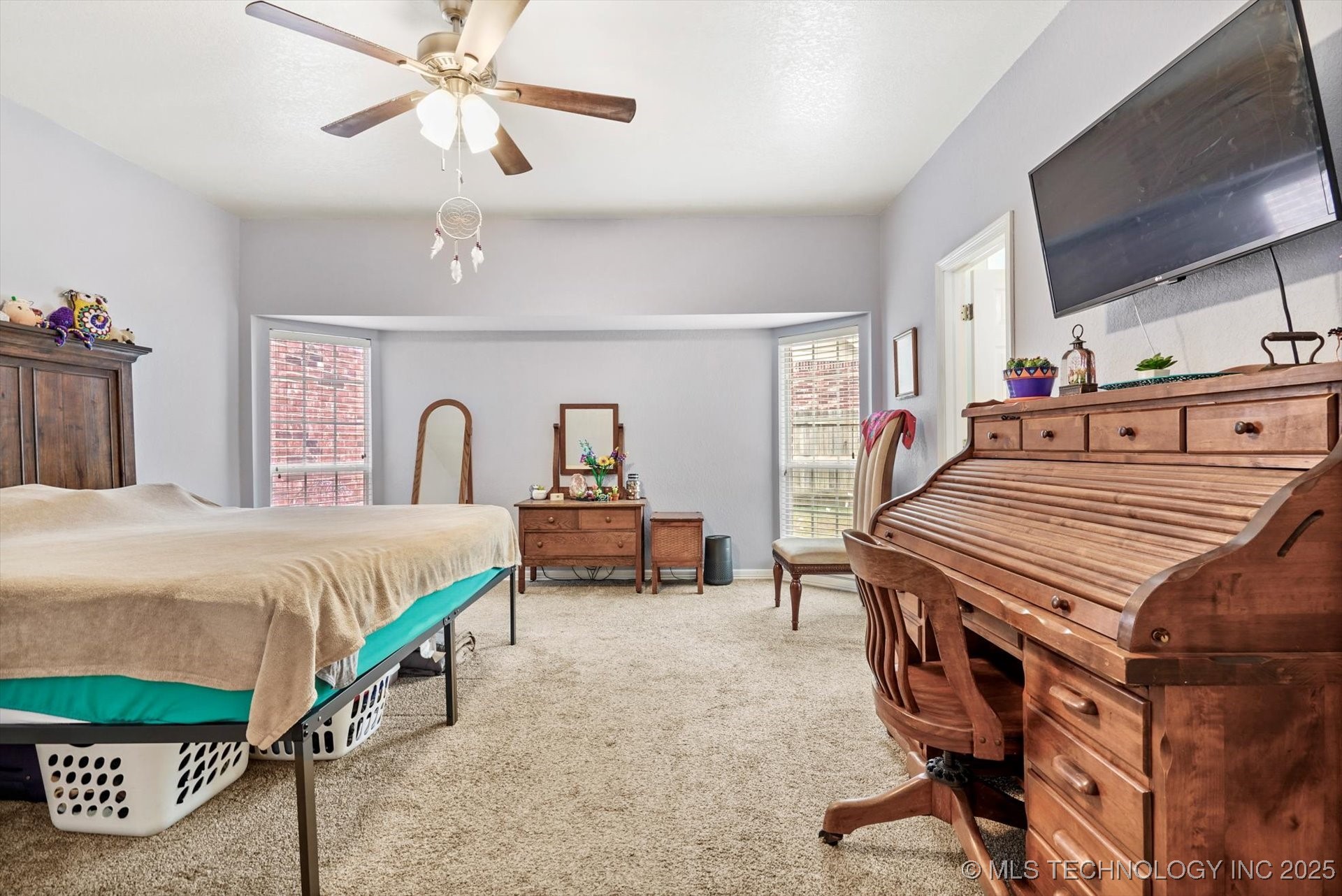 2412 S Tamarack Avenue Property Photo 25