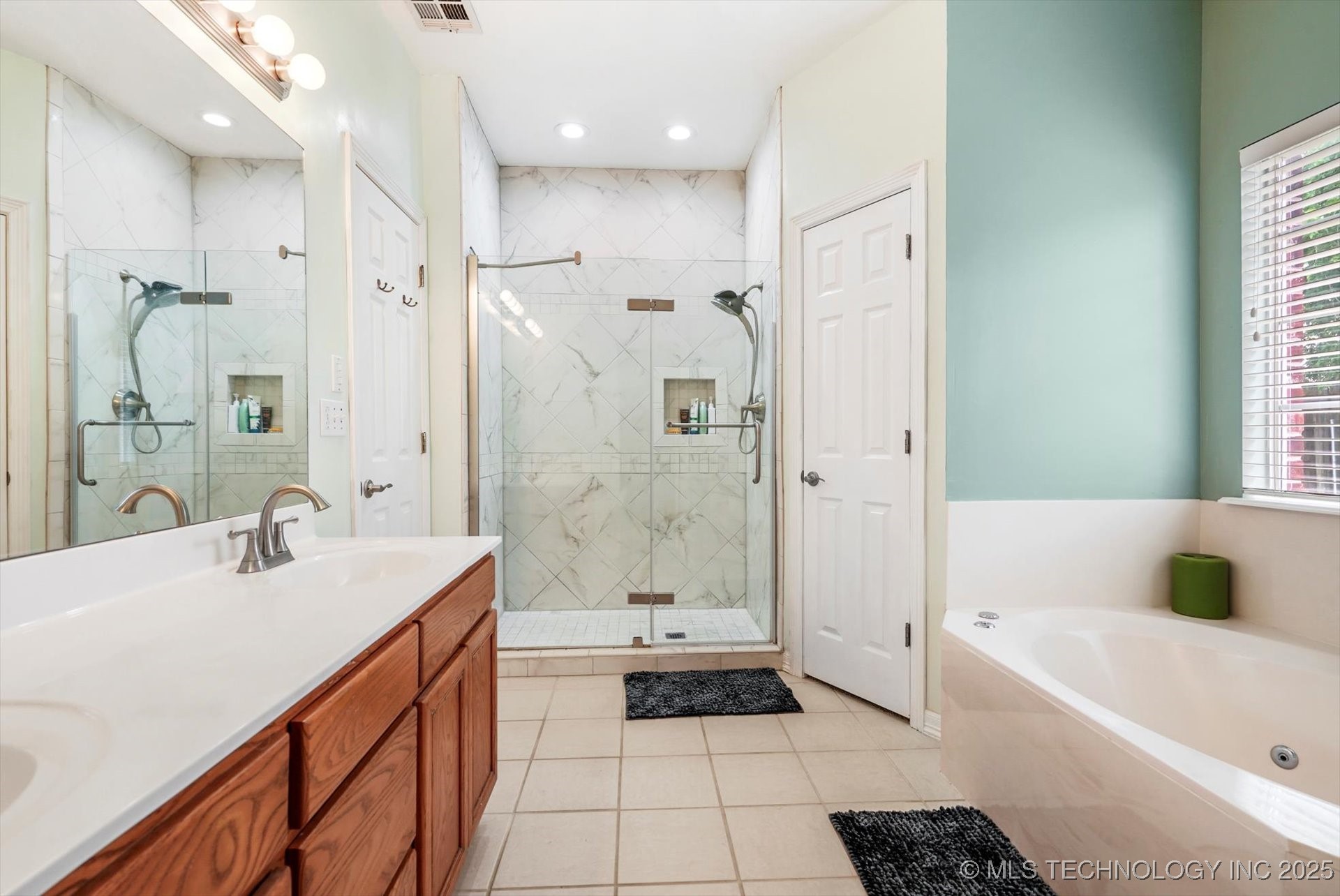 2412 S Tamarack Avenue Property Photo 28
