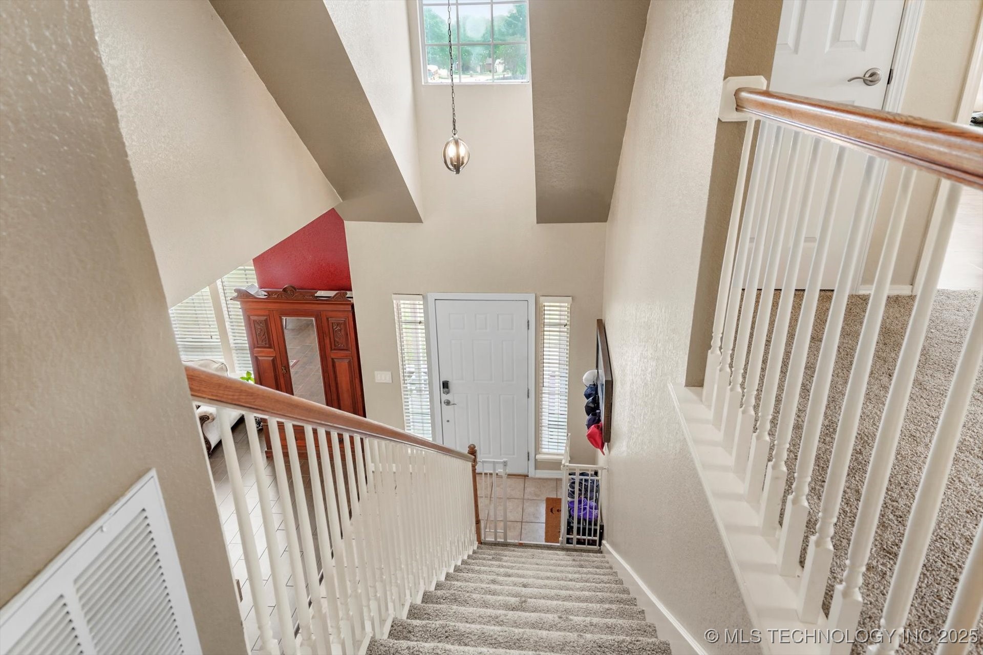 2412 S Tamarack Avenue Property Photo 32
