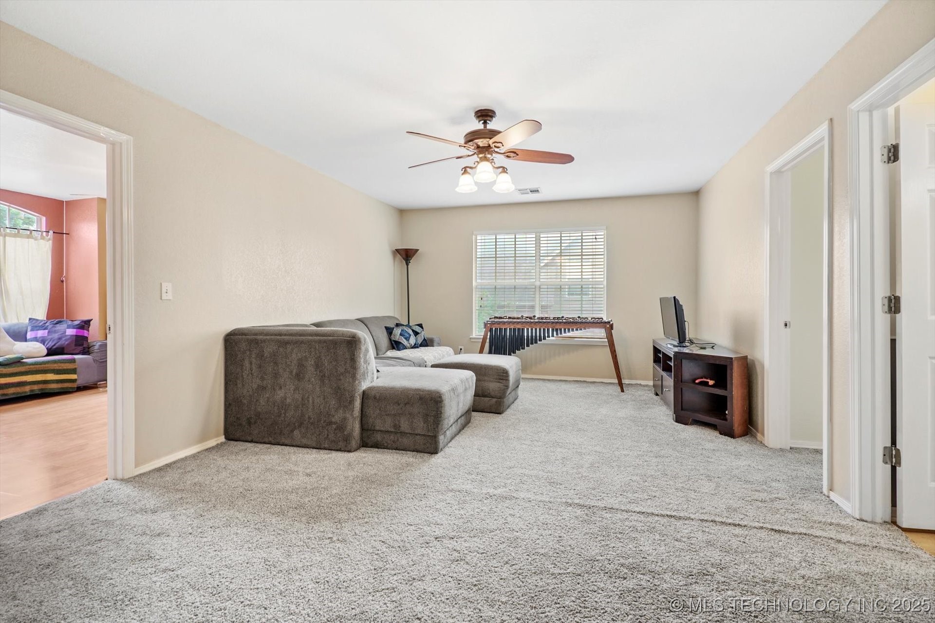 2412 S Tamarack Avenue Property Photo 33