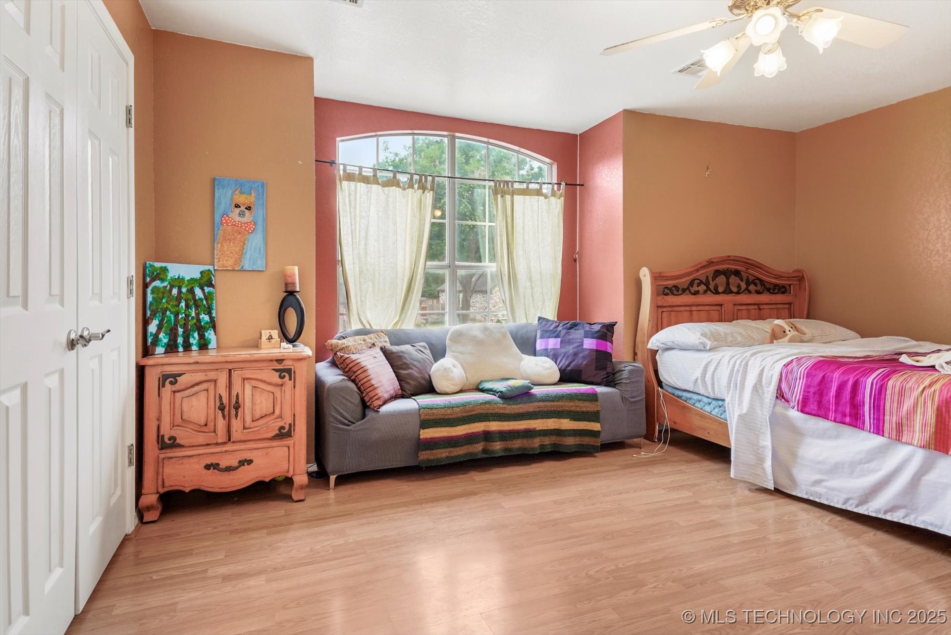 2412 S Tamarack Avenue Property Photo 35