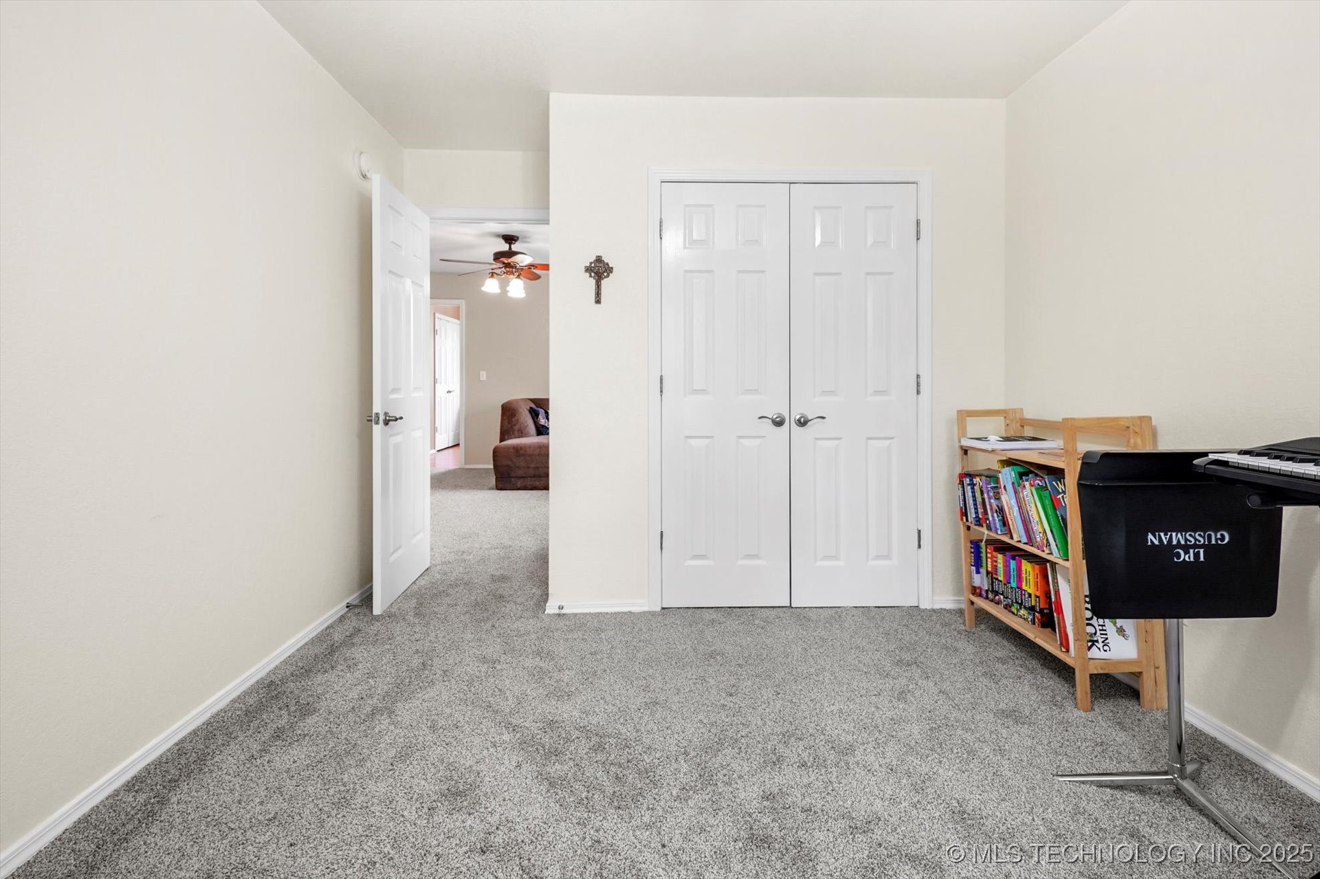 2412 S Tamarack Avenue Property Photo 38