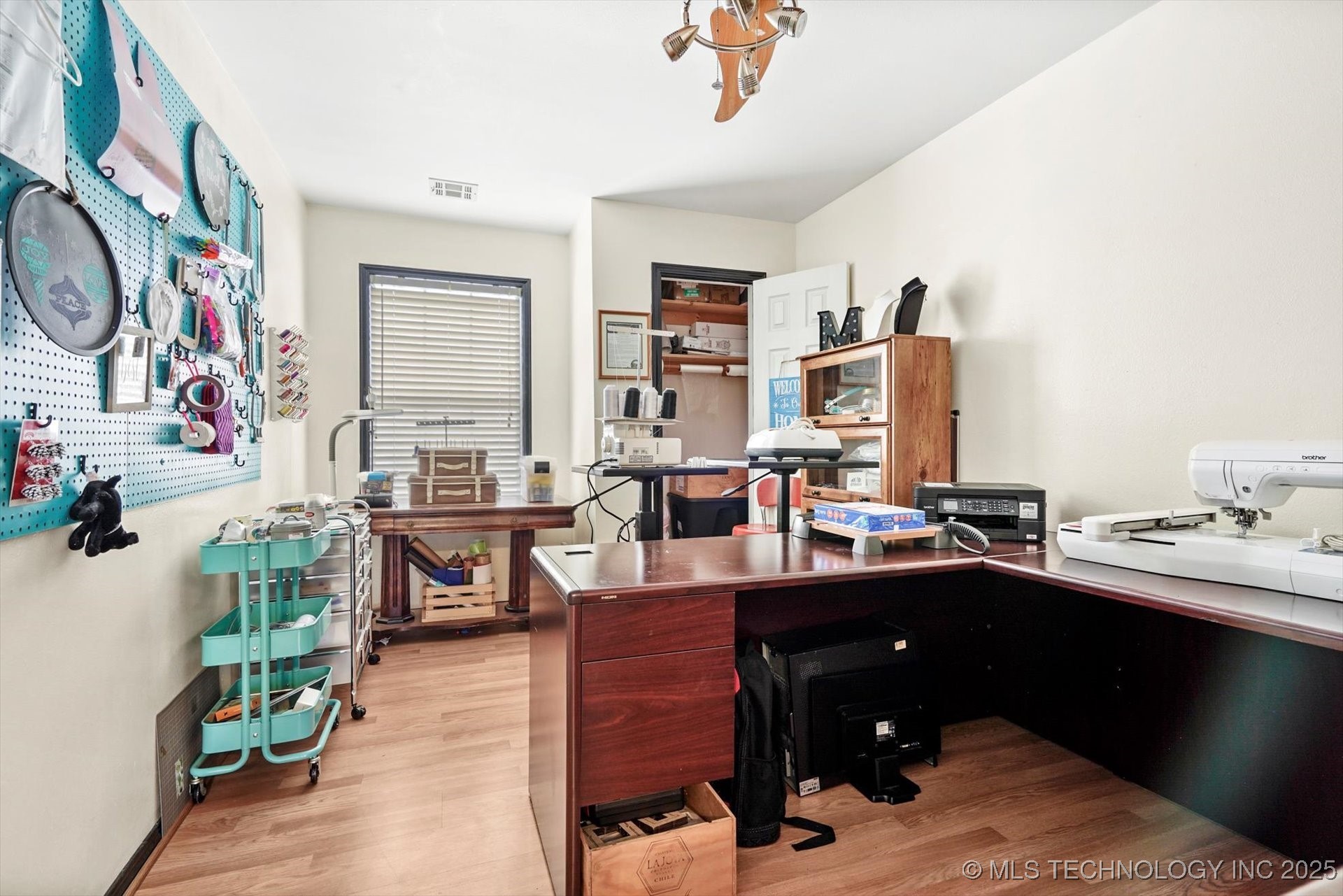 2412 S Tamarack Avenue Property Photo 42