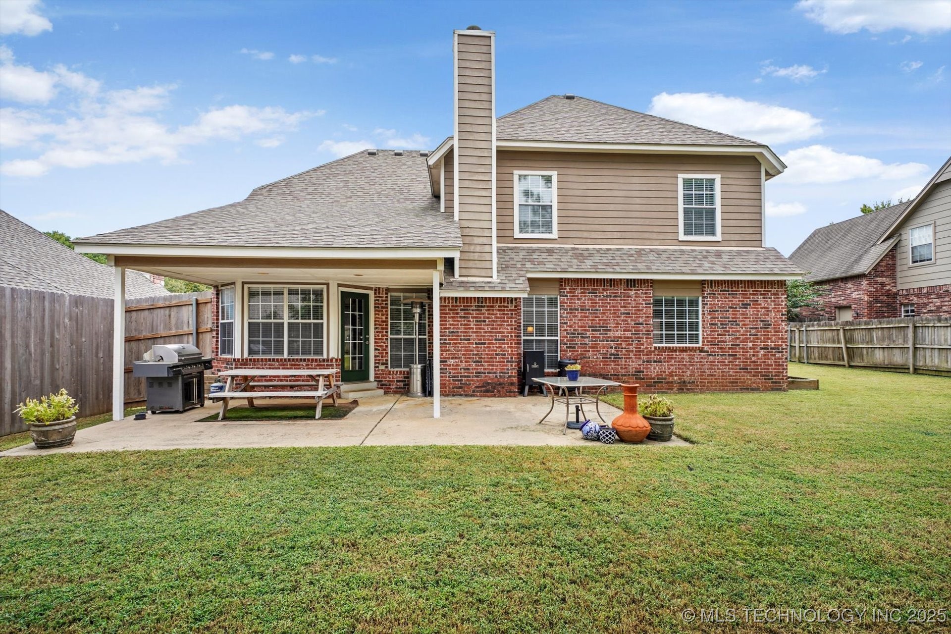 2412 S Tamarack Avenue Property Photo 43