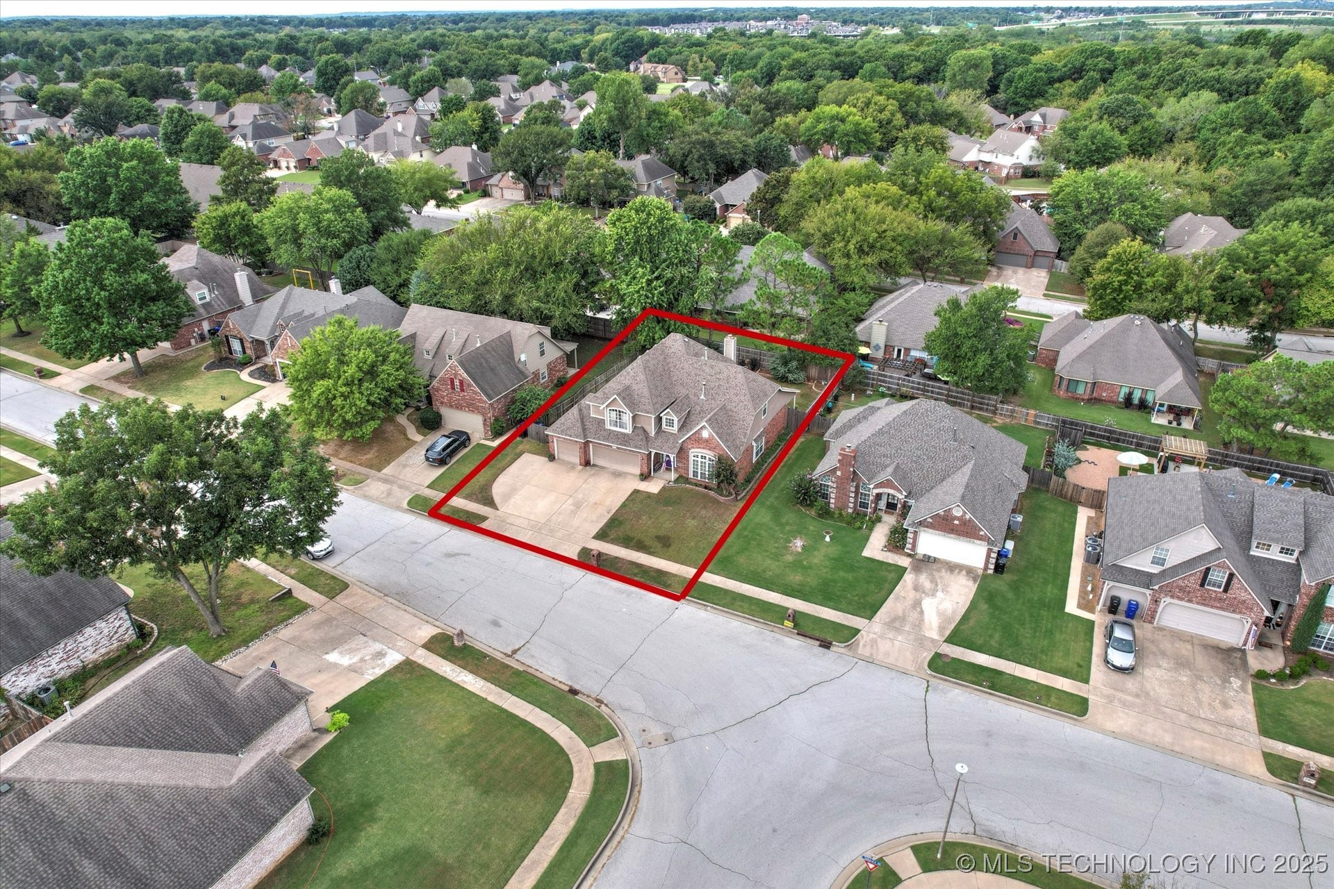 2412 S Tamarack Avenue Property Photo 47