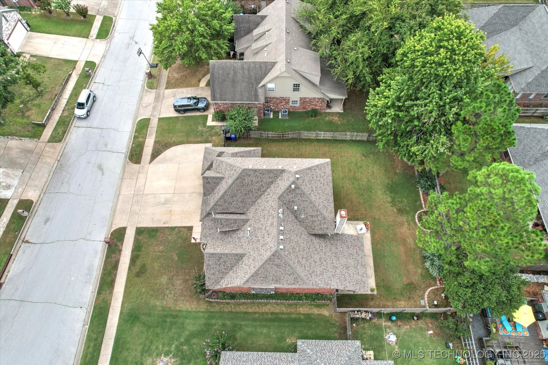 2412 S Tamarack Avenue Property Photo 51