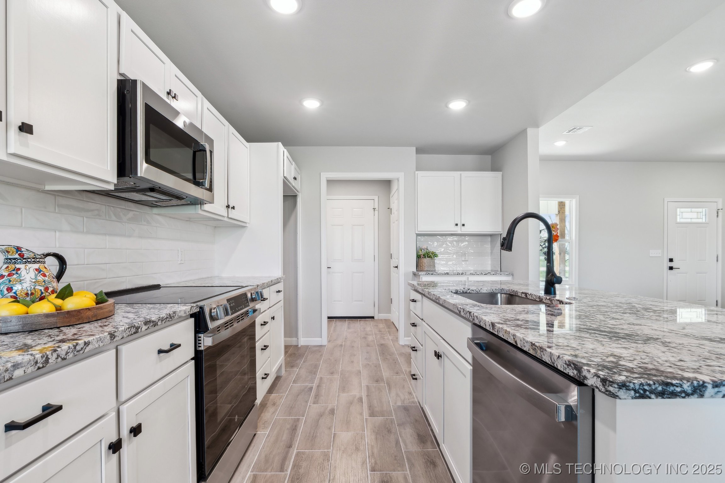 2919 S 426 Road Property Photo 12
