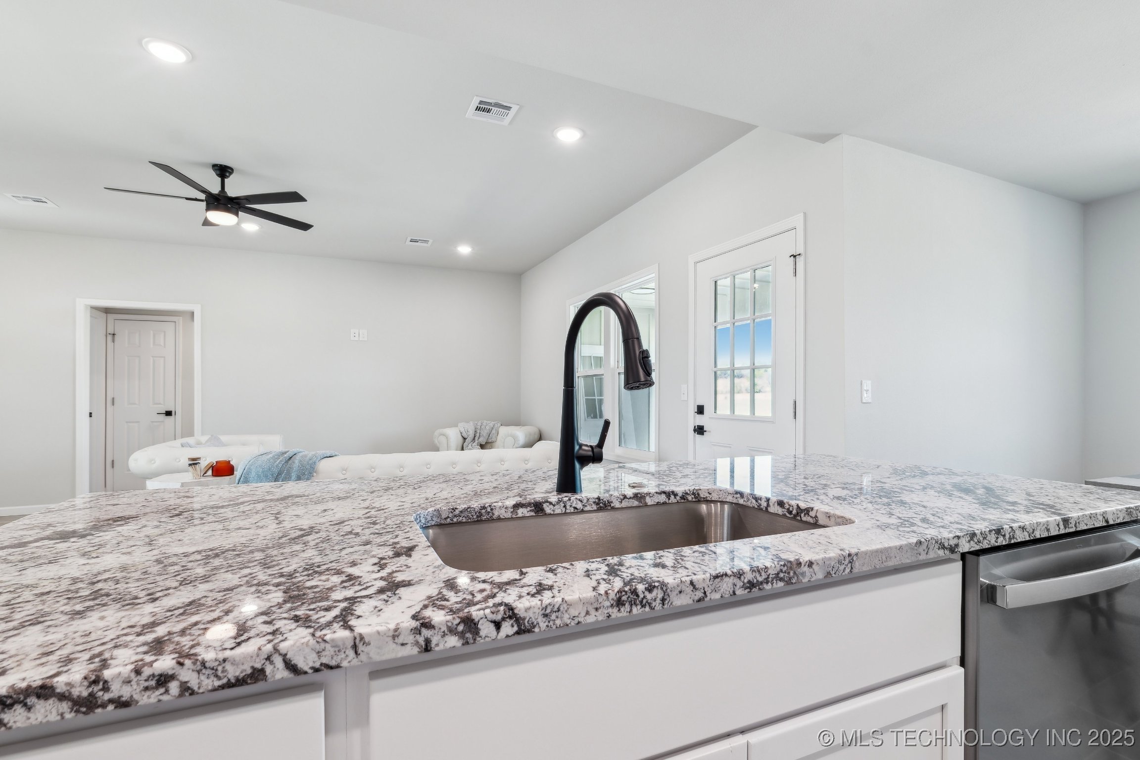 2919 S 426 Road Property Photo 15