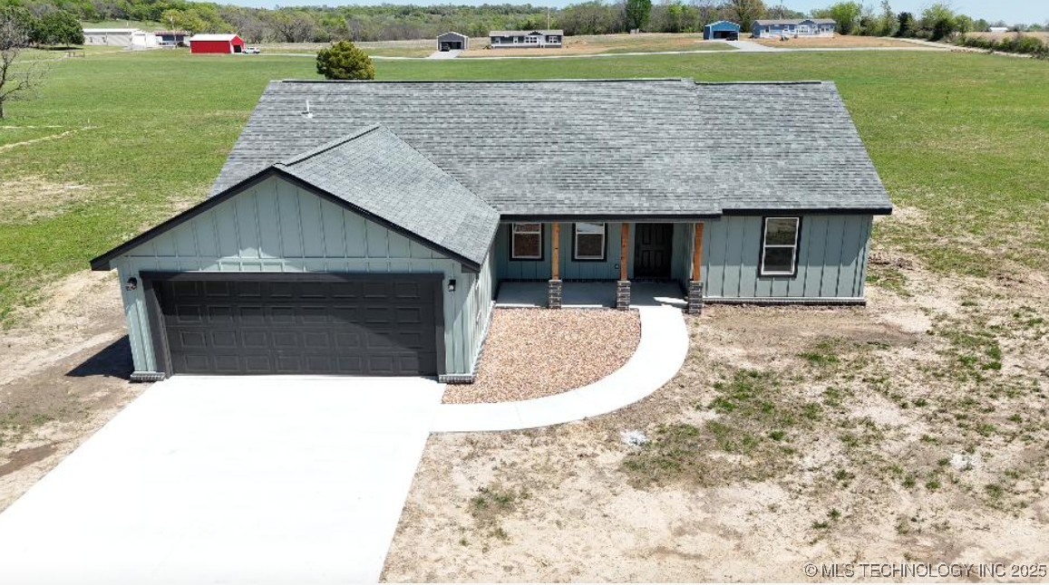 2939 S 426 Road Property Photo 1