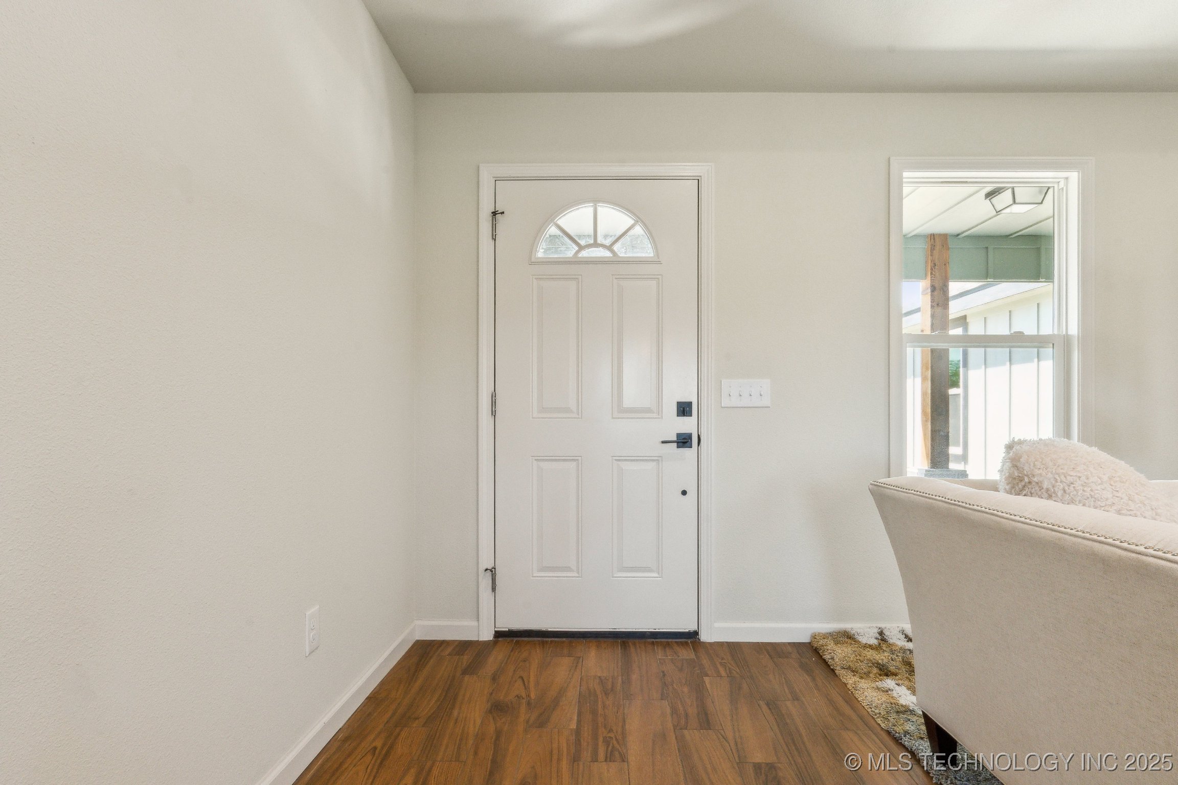2939 S 426 Road Property Photo 6