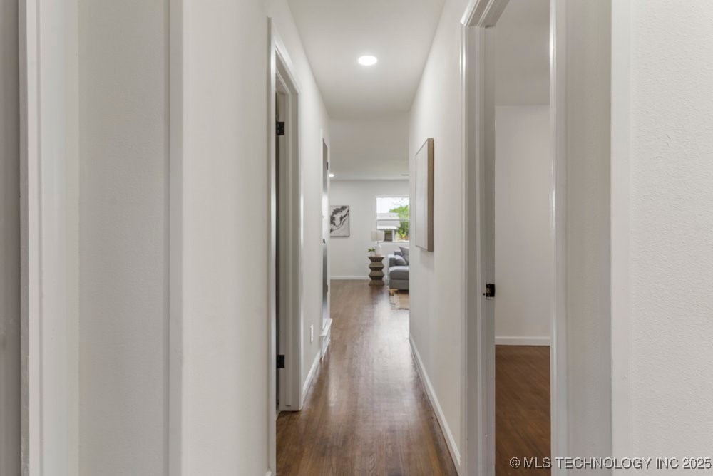 2703 S Norwood Avenue Property Photo 5