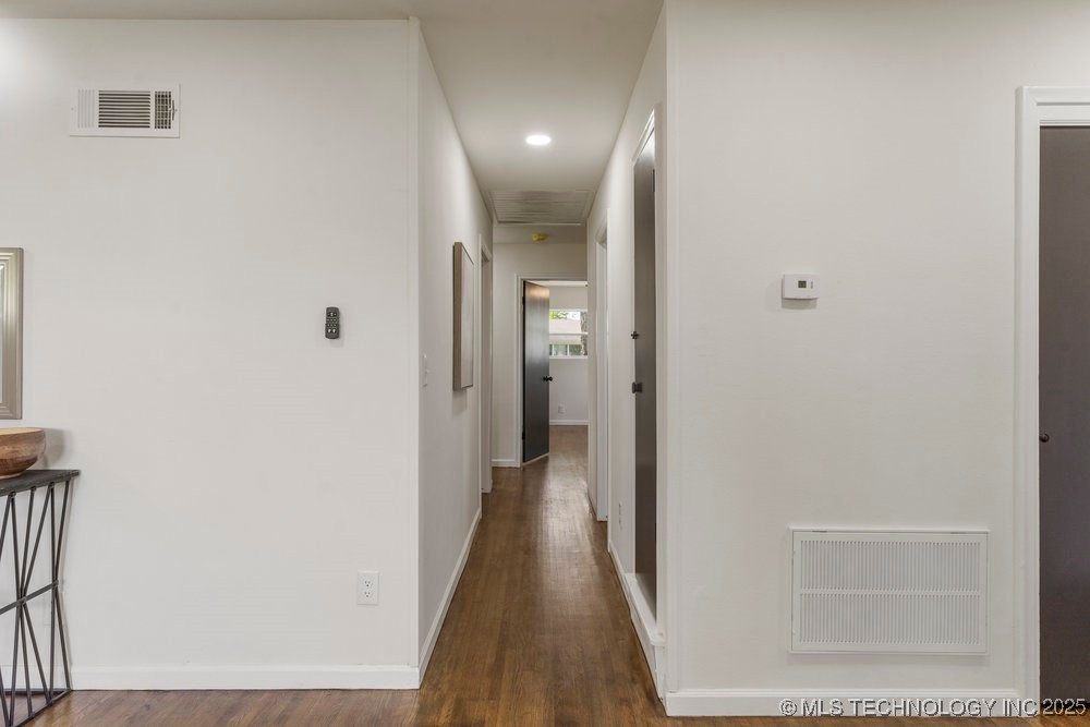 2703 S Norwood Avenue Property Photo 9