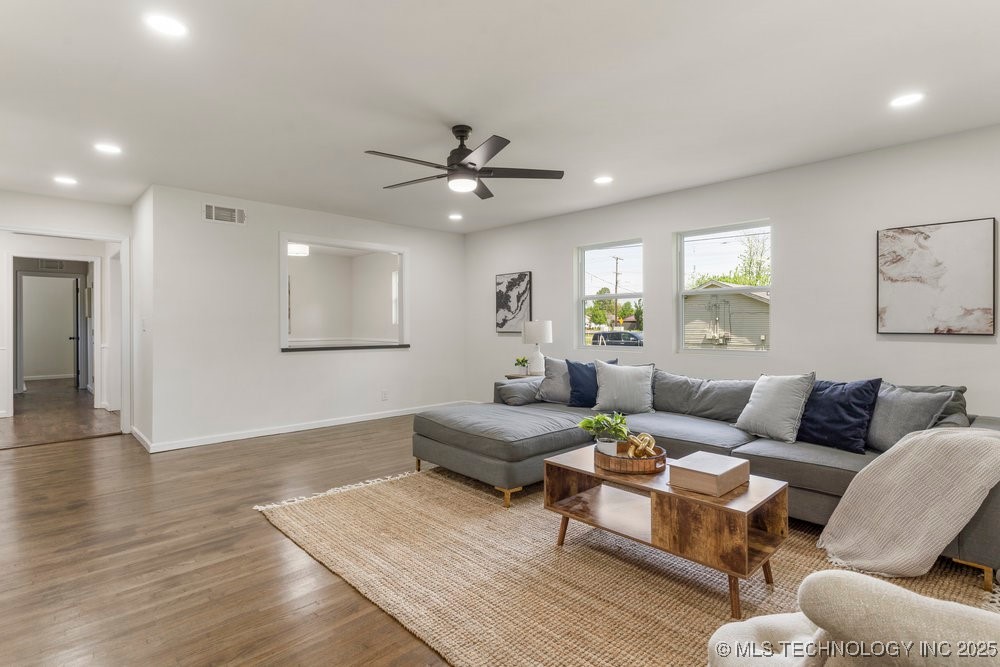 2703 S Norwood Avenue Property Photo 16