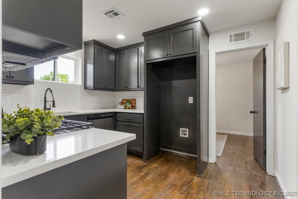 2703 S Norwood Avenue Property Photo 18