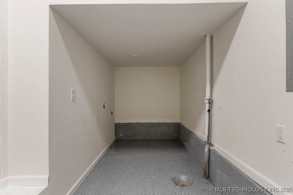 2703 S Norwood Avenue Property Photo 38