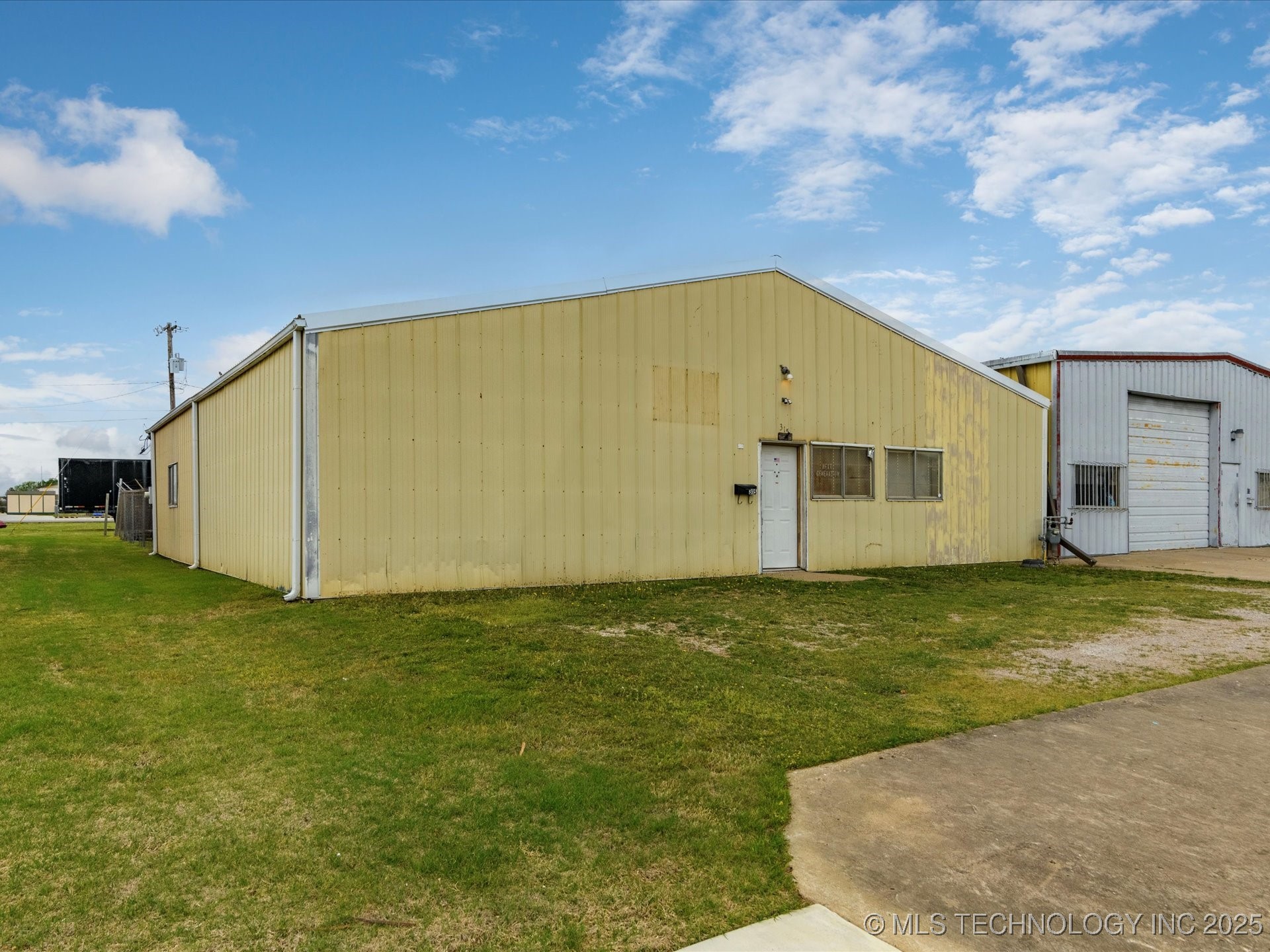 315 S Bucy Avenue Property Photo