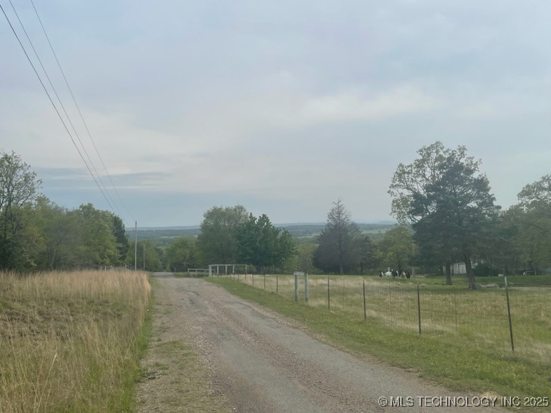102801 4622 Road Property Photo