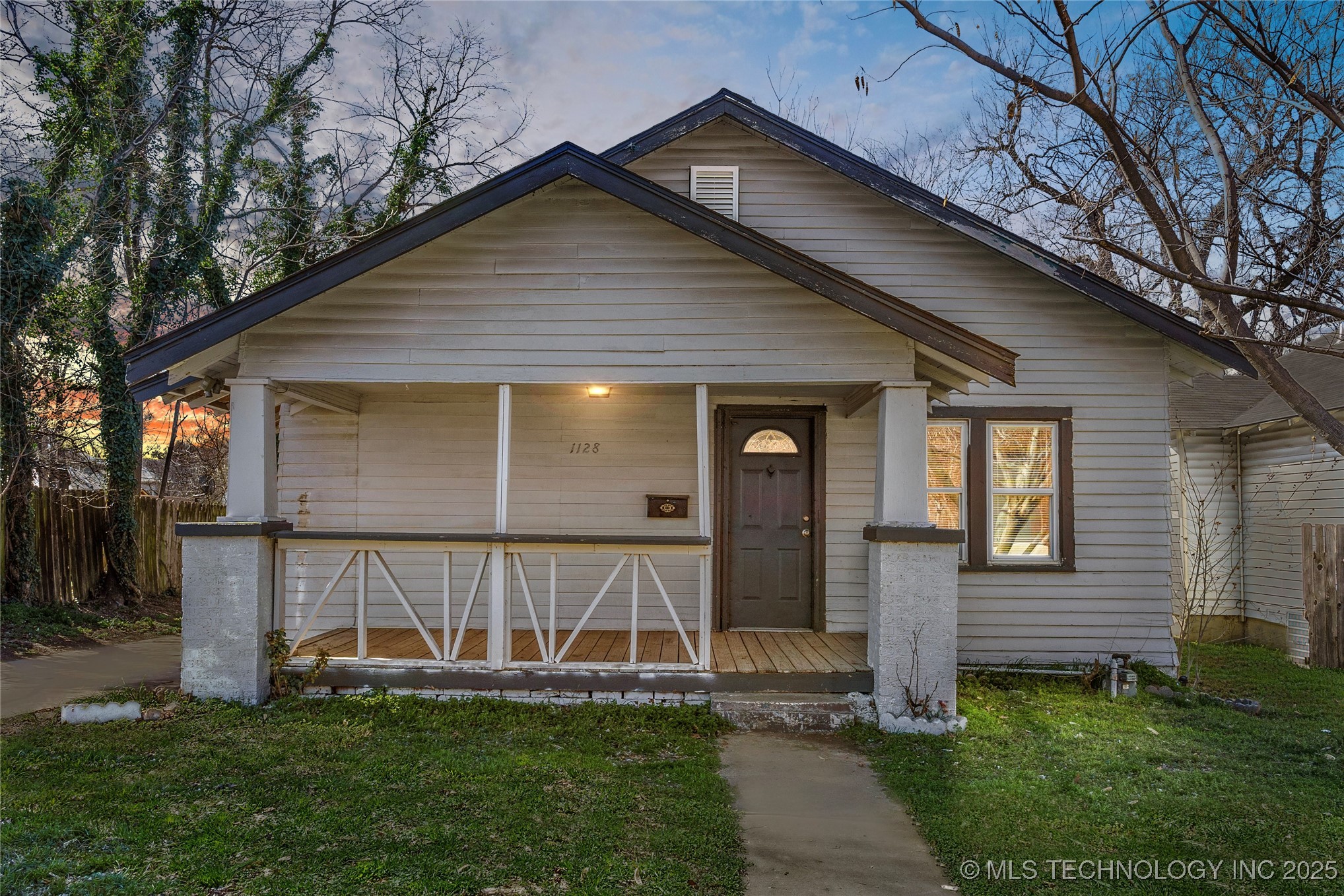1128 S Zunis Avenue Property Photo 1
