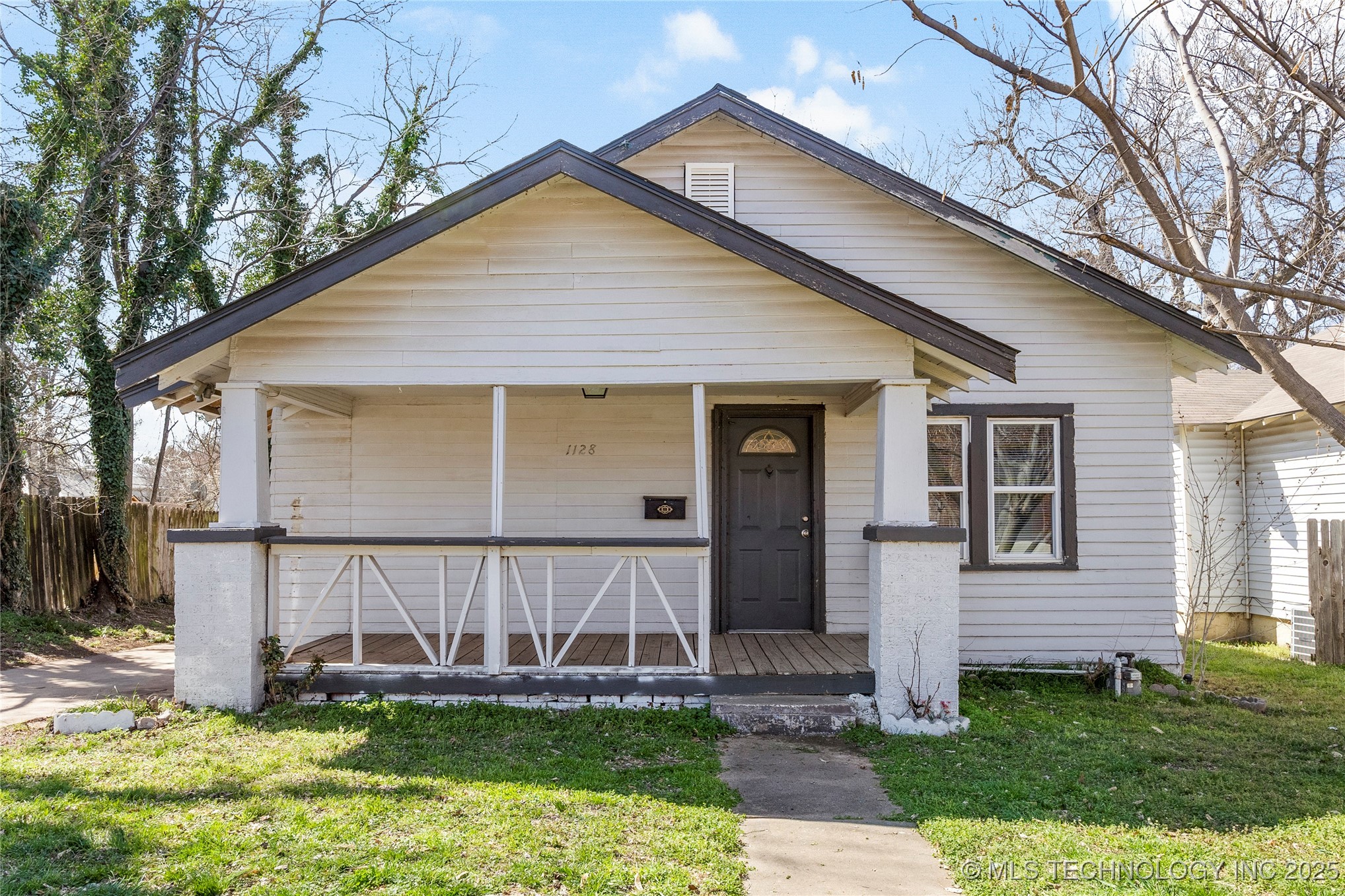 1128 S Zunis Avenue Property Photo 7