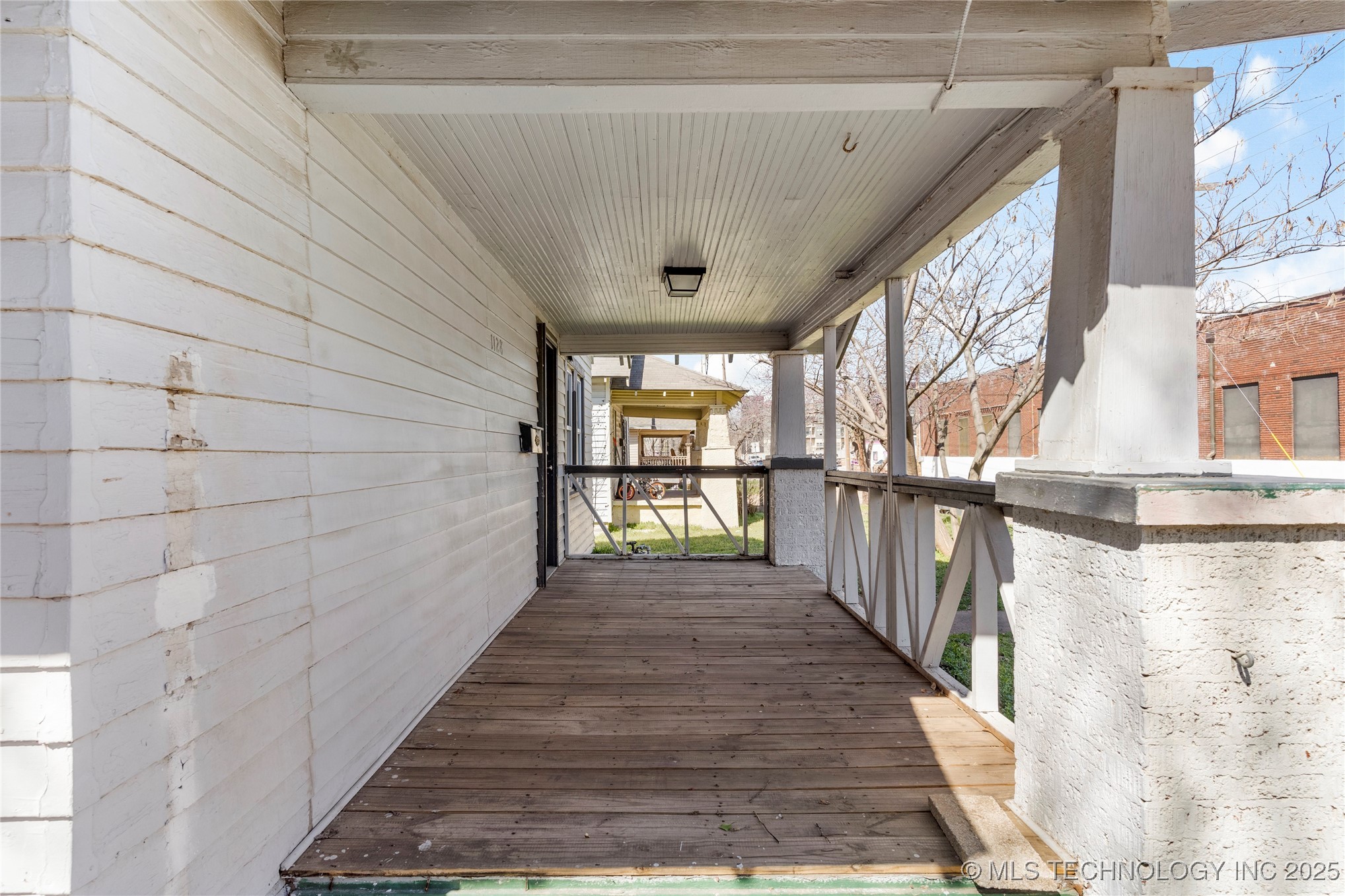 1128 S Zunis Avenue Property Photo 9