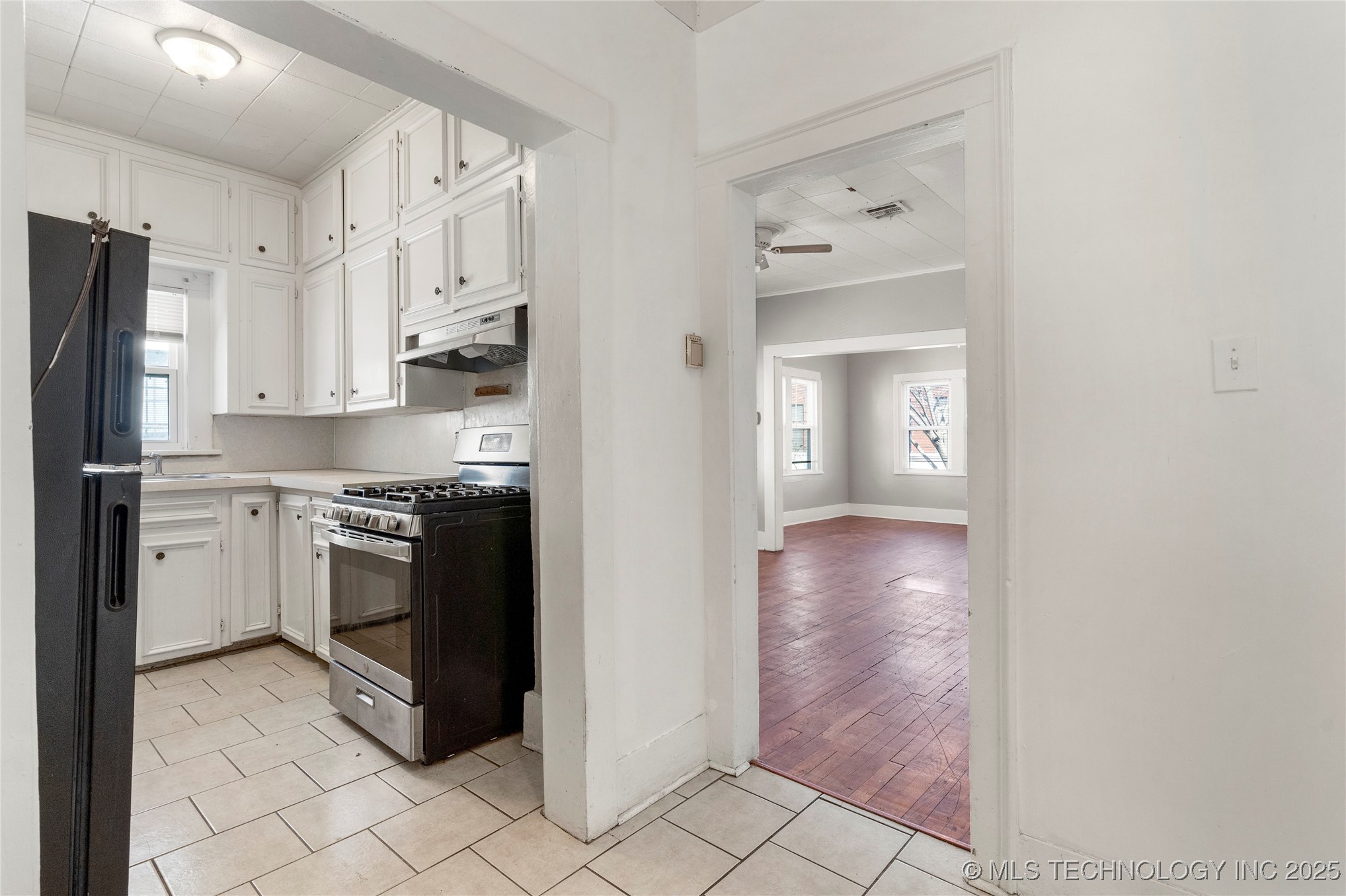 1128 S Zunis Avenue Property Photo 23