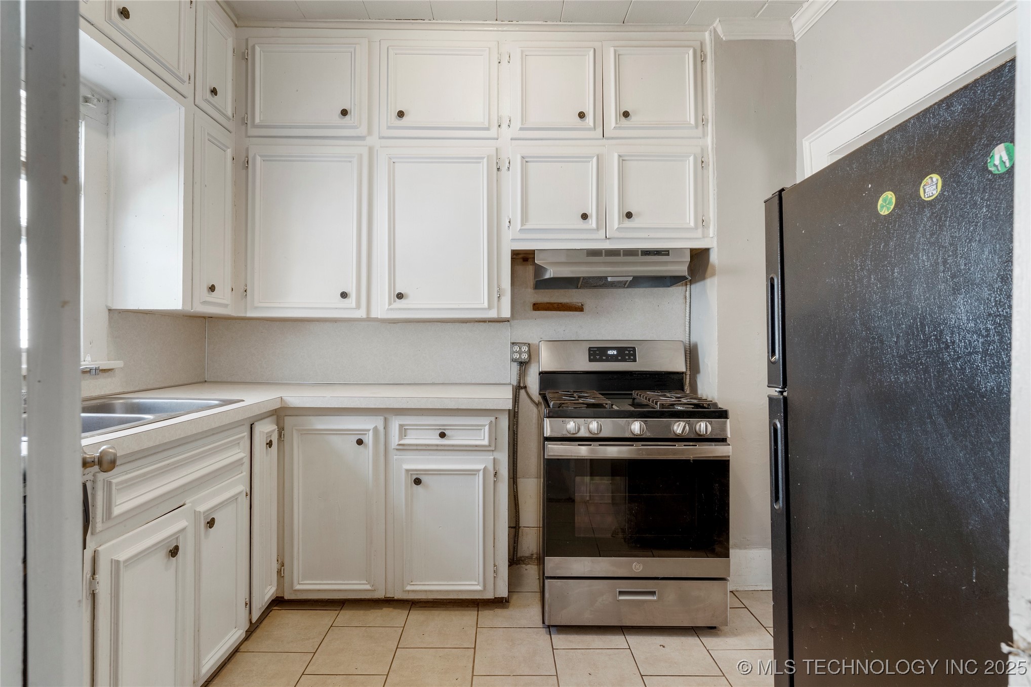1128 S Zunis Avenue Property Photo 26