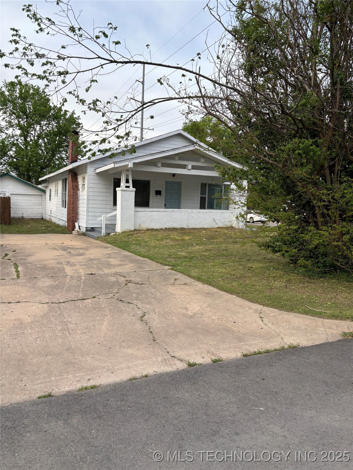 2402 Court Street Property Photo 1