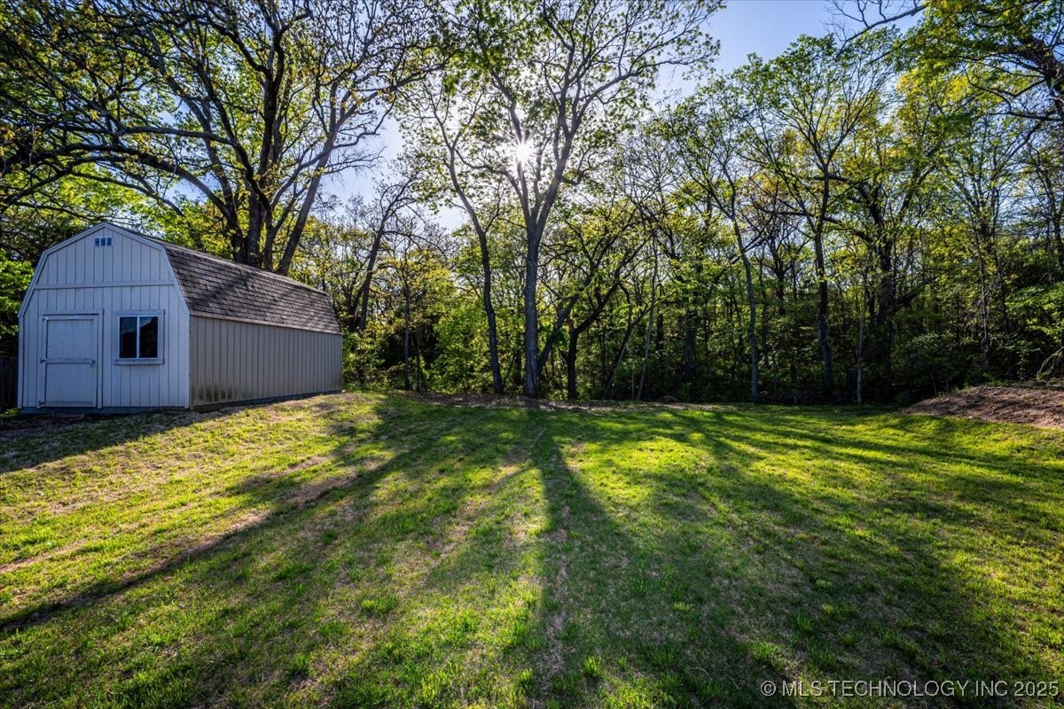 1909 Waterford Avenue Property Photo 4