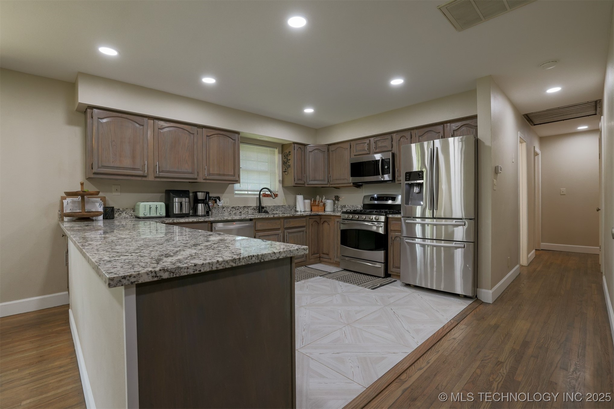 10124 N 151st East Avenue Property Photo 15