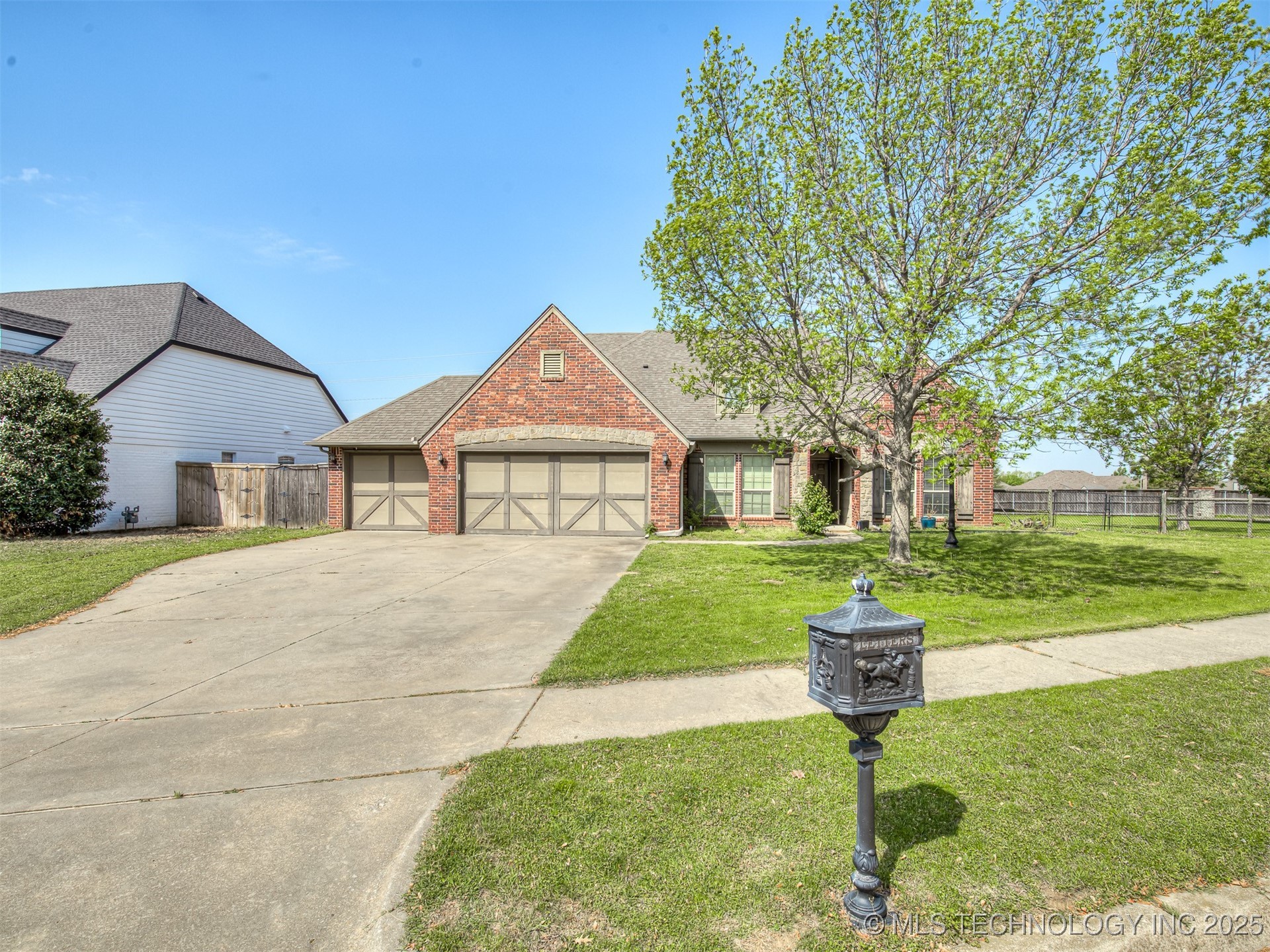 9302 N 98th East Court Property Photo 1
