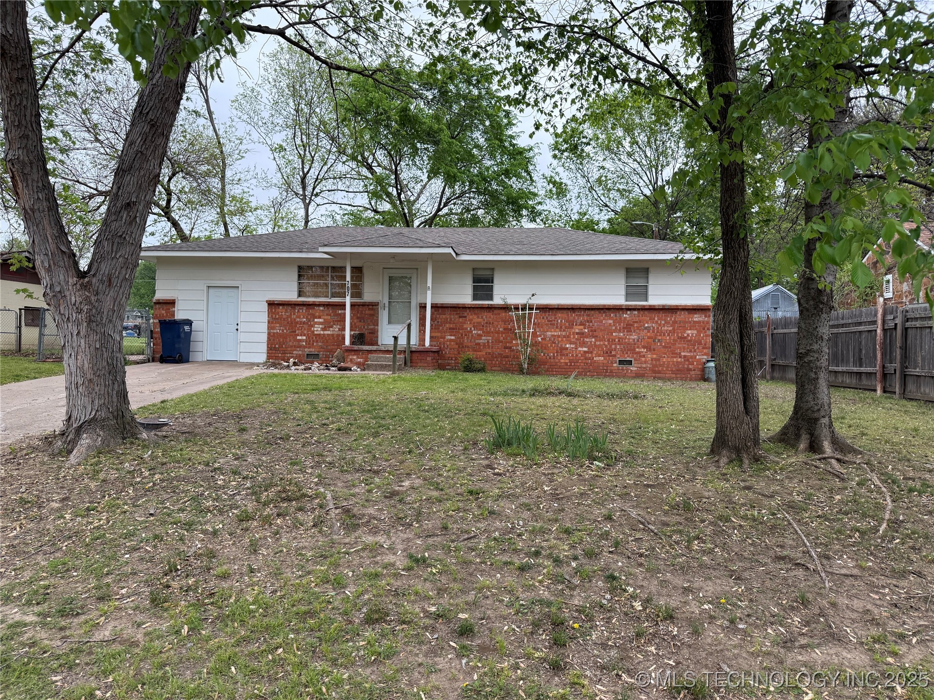707 W Osage Street Property Photo