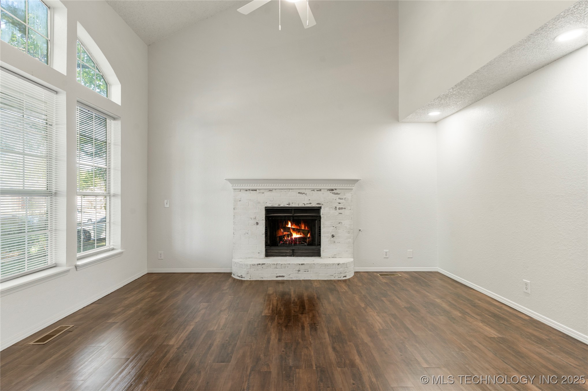 9319 E 92nd Street Property Photo 17