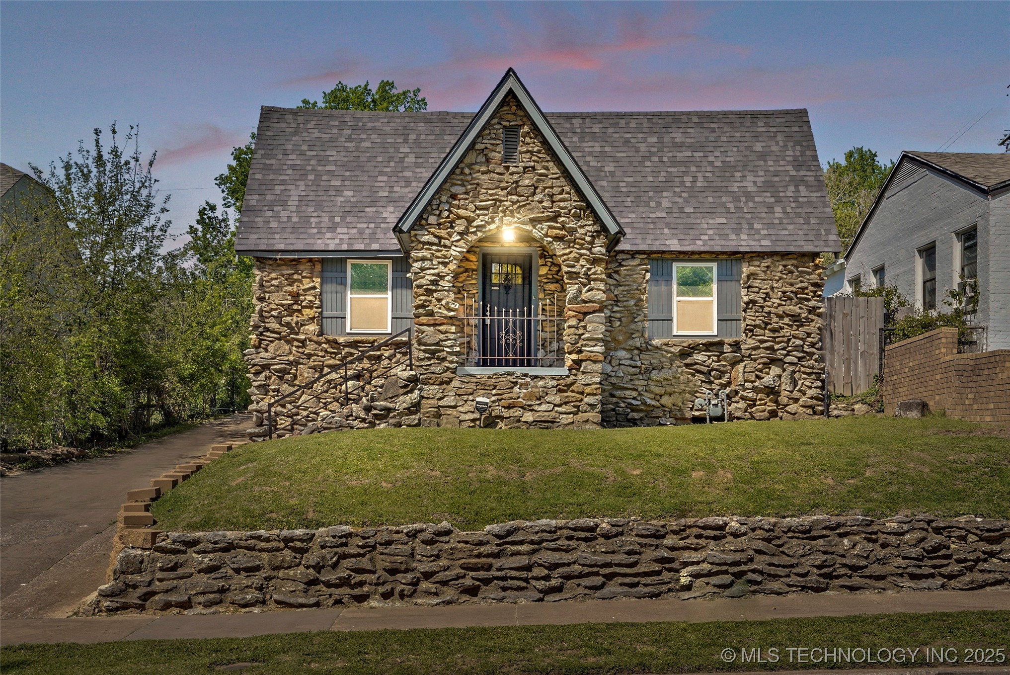 2538 N Boston Place Property Photo 1