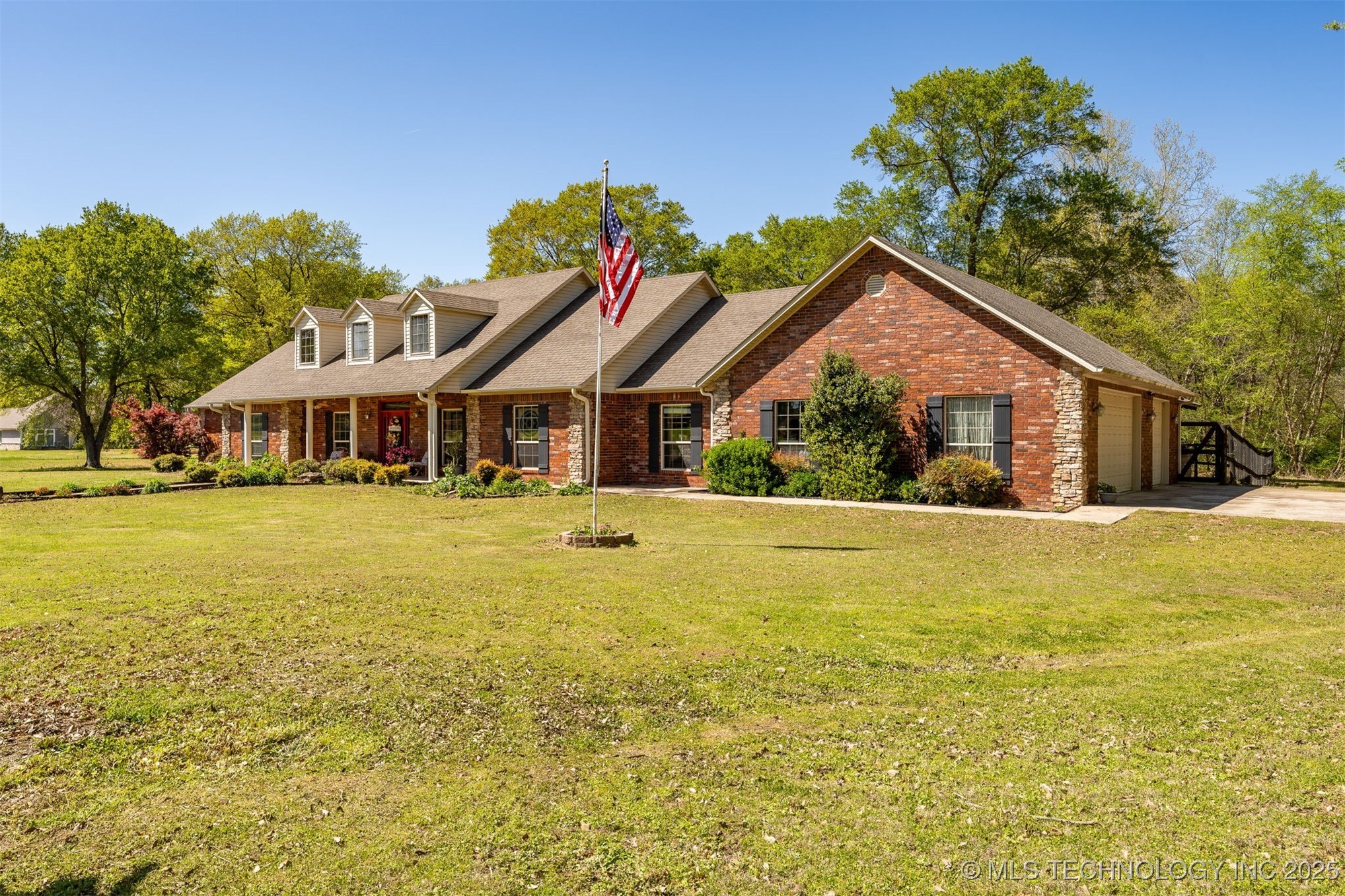 1408 N Country Ridge Property Photo