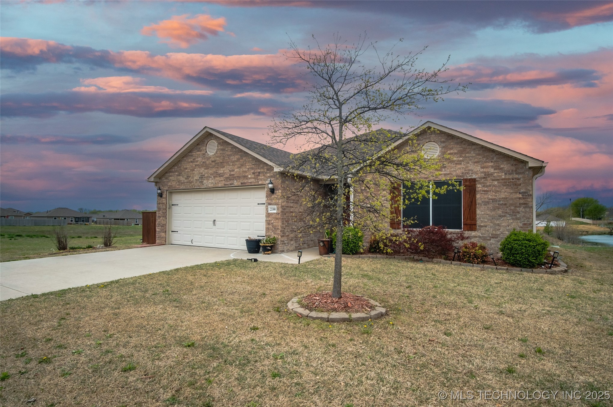 23300 S Jewell Drive Property Photo