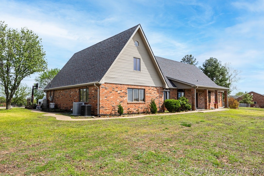 201 County Road 3006 Property Photo 9